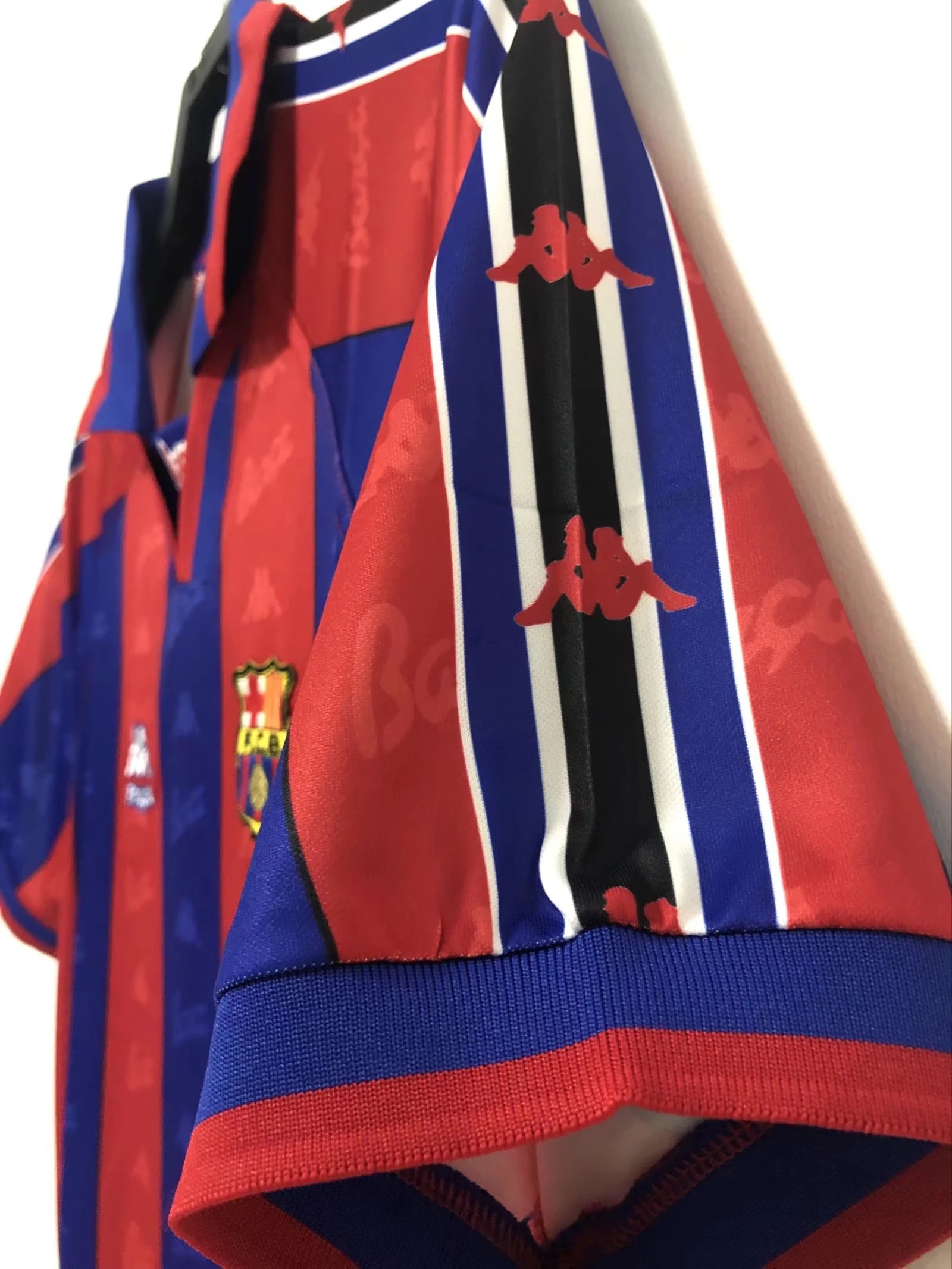 1996-97 Barcelona Home Retro Jersey view 4