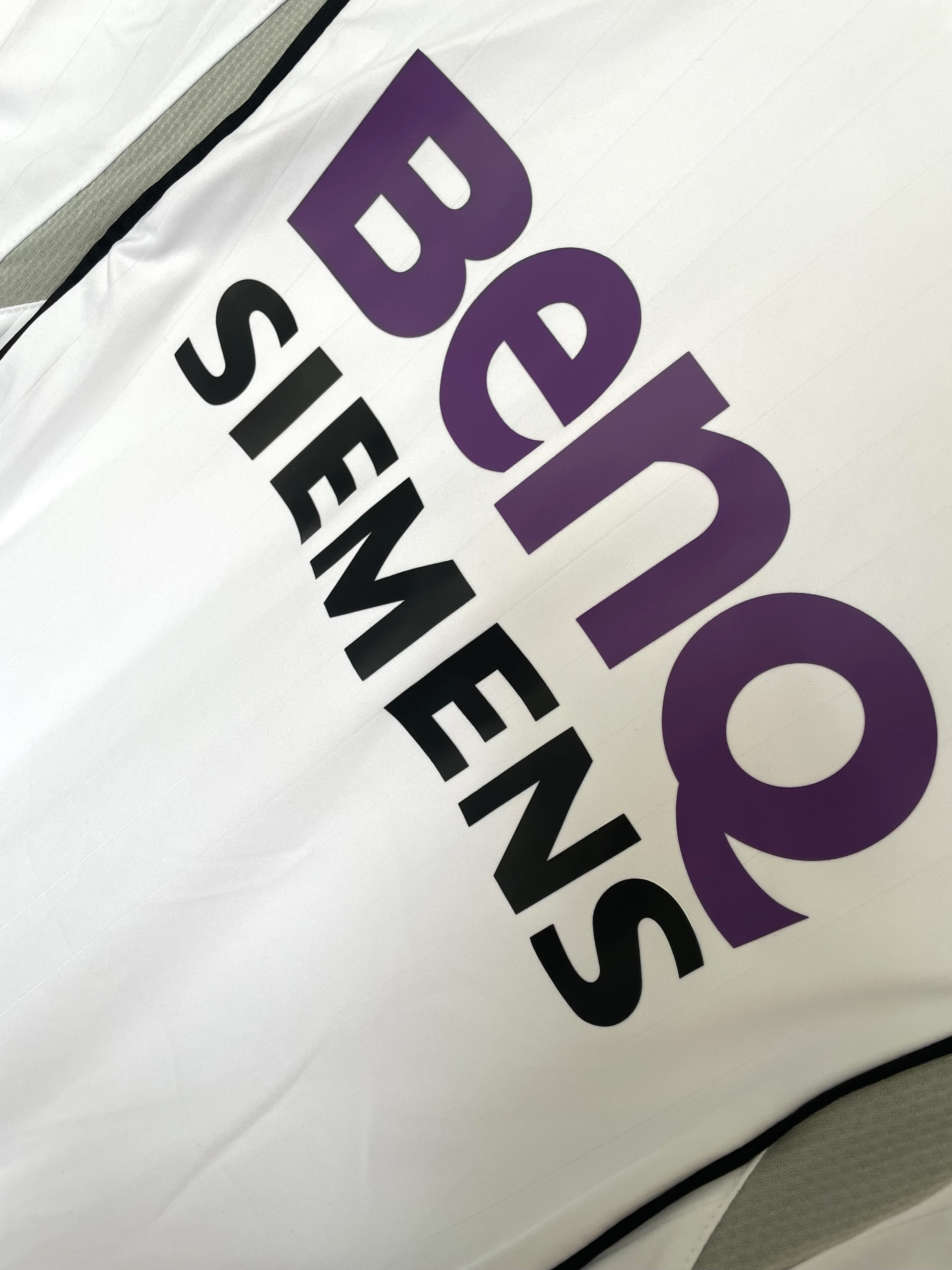 2006-07 Real Madrid Home Long-Sleeve Retro Jersey view 9