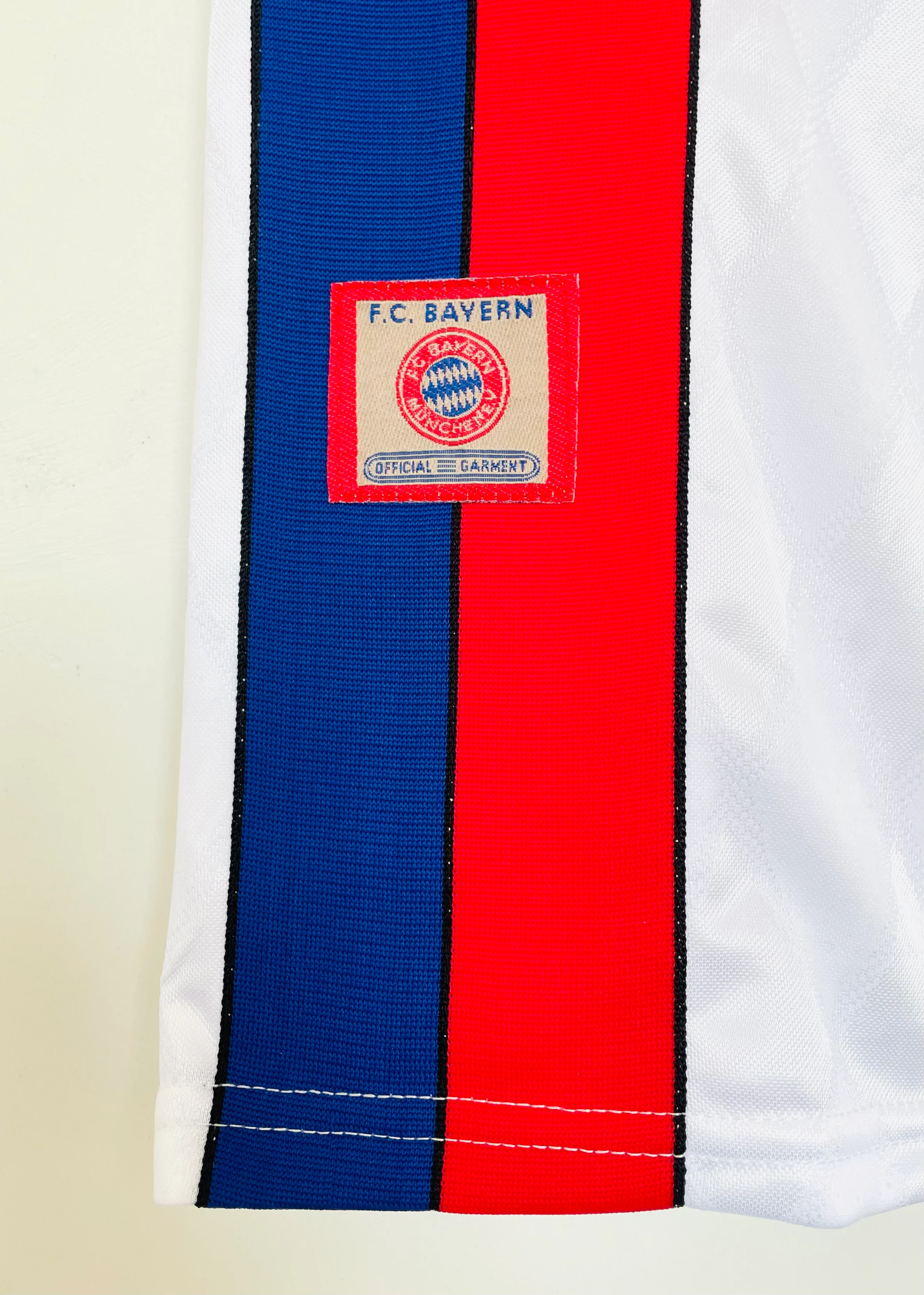 1997-98 Bayern Munich Away Retro Jersey view 6