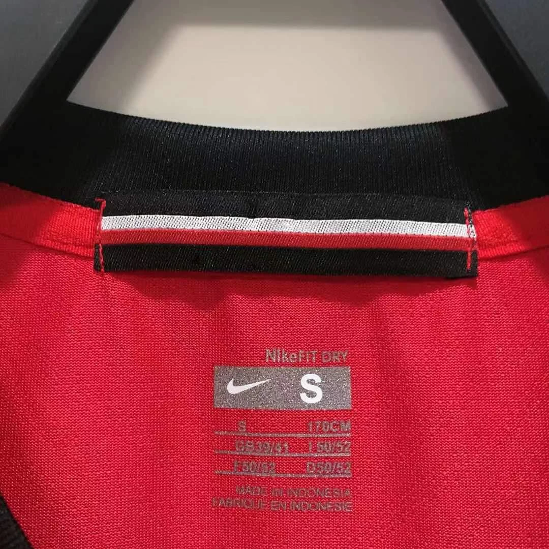 2010 Manchester United Home Retro Jersey view 6