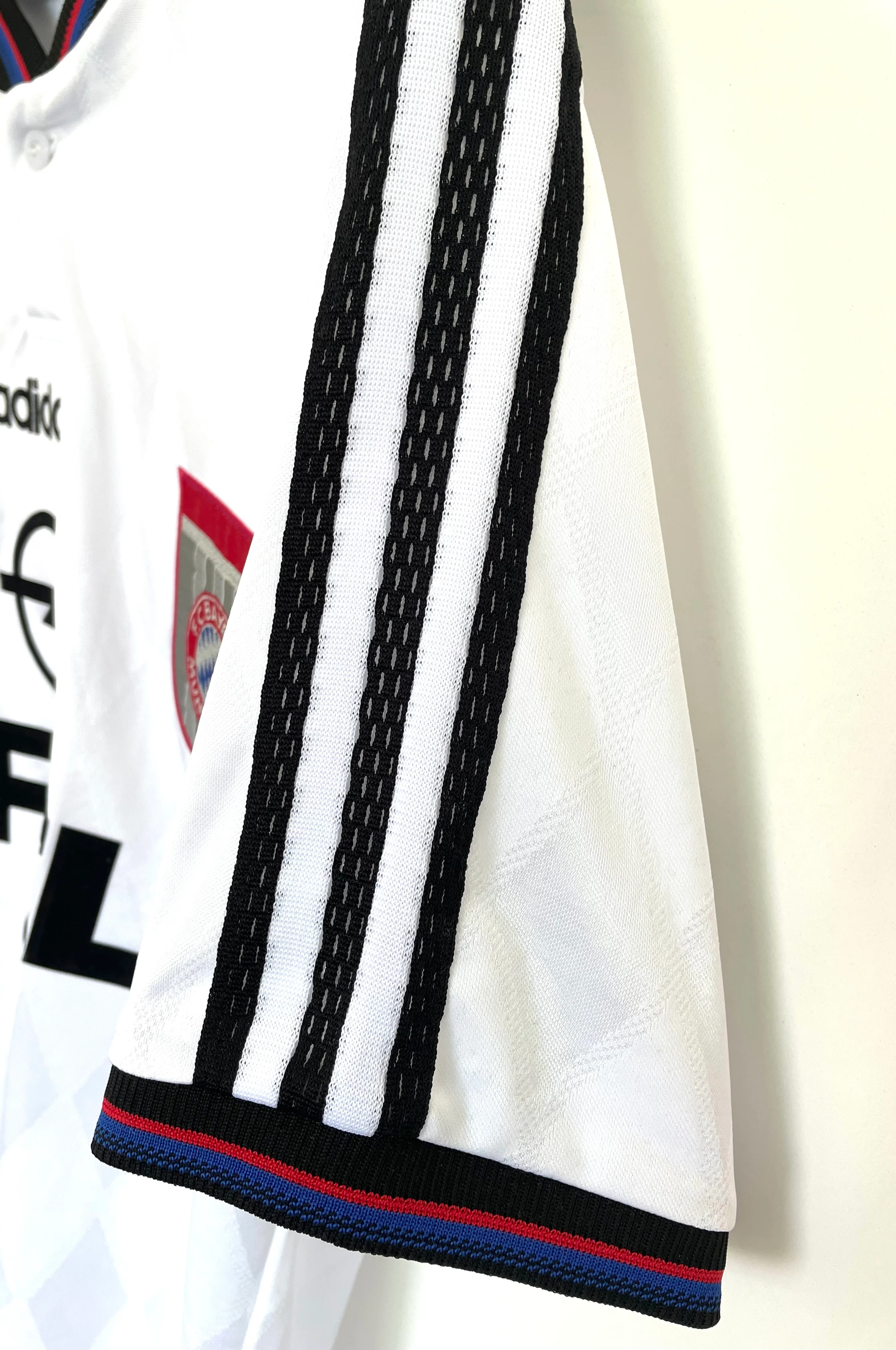 1997-98 Bayern Munich Away Retro Jersey view 4
