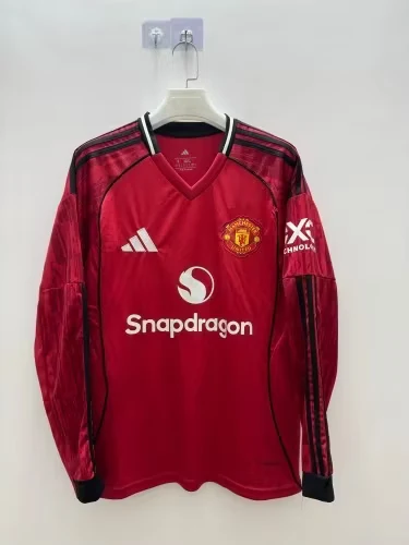 2025-26 Manchester United home long-sleeved jersey.