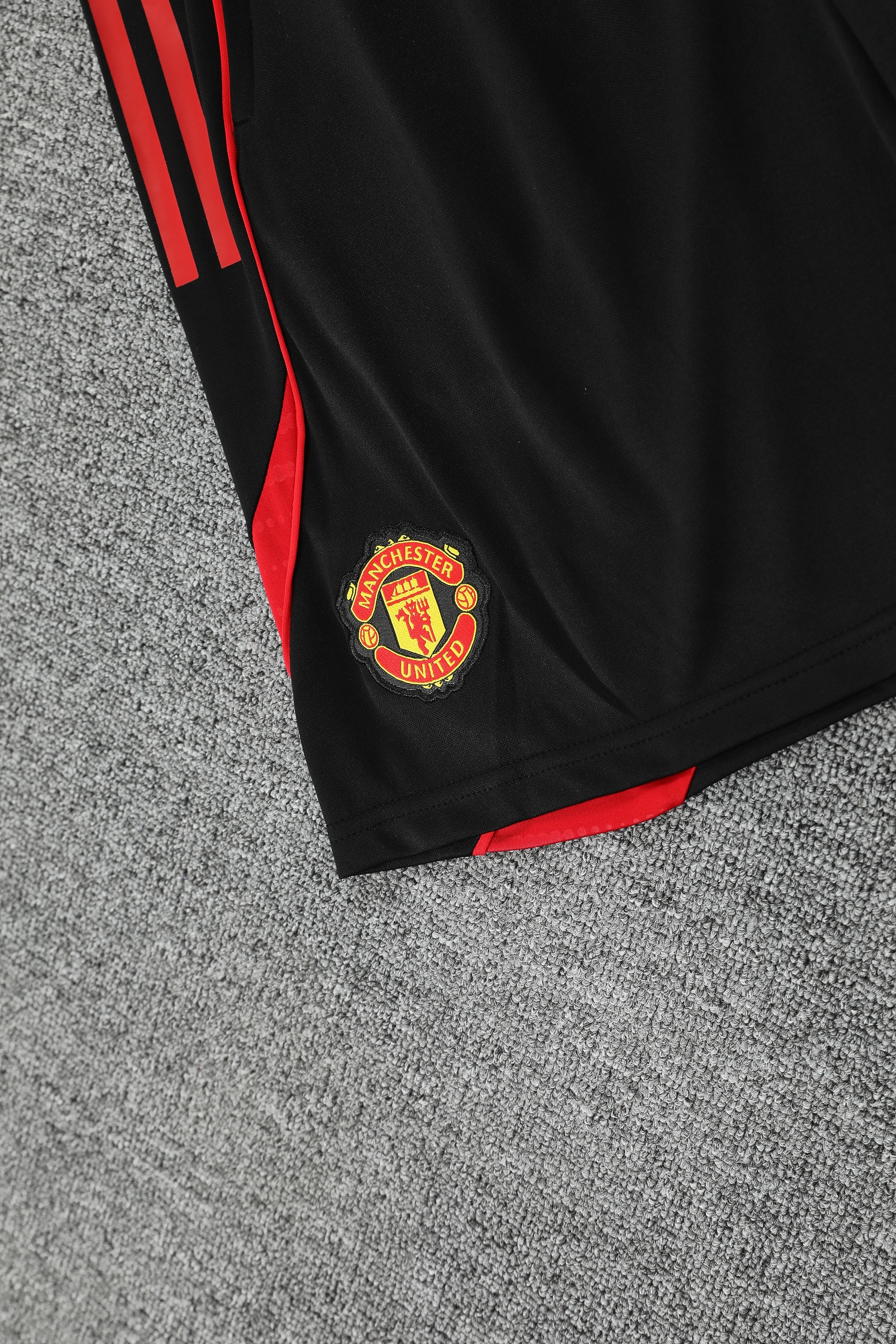 2025-26 Manchester United training vest jersey view 8