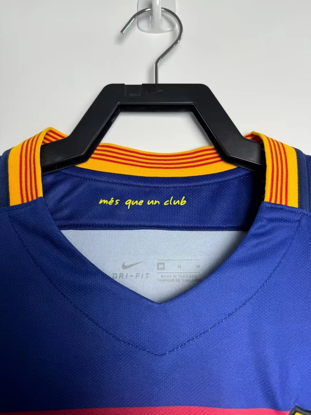 2015-16 Barcelona Home Retro Jersey view 9