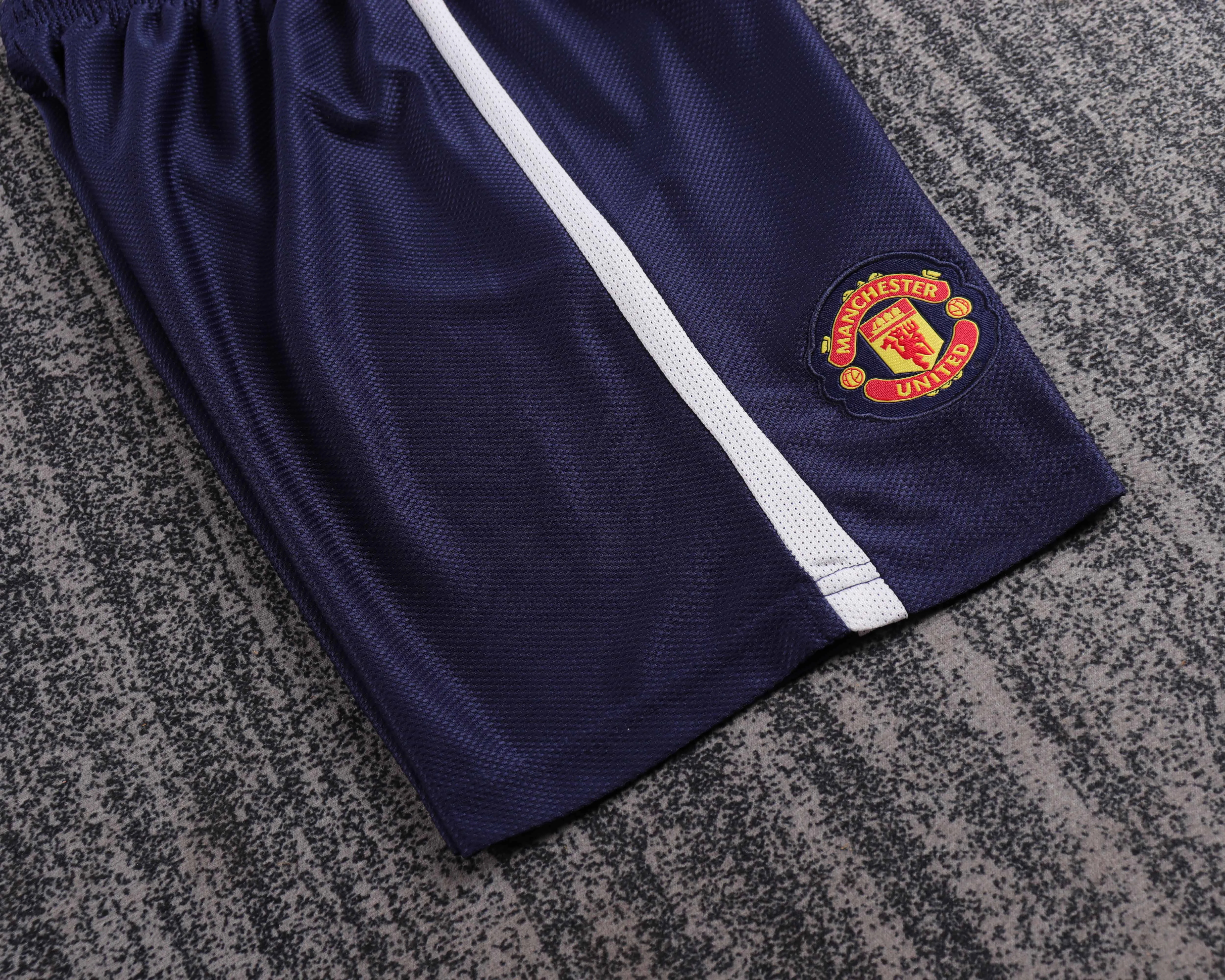 2008-09 Manchester United Away League Retro Shirt - Kids Sizes view 5