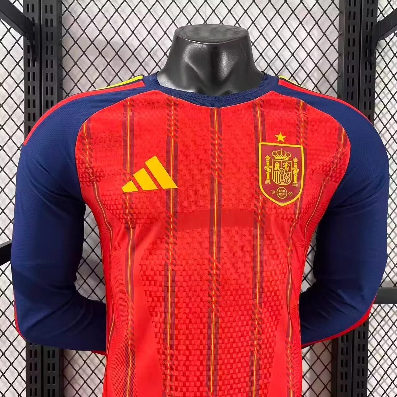 2026 Spain Home Long-Sleeve Jersey - Player Version view 3