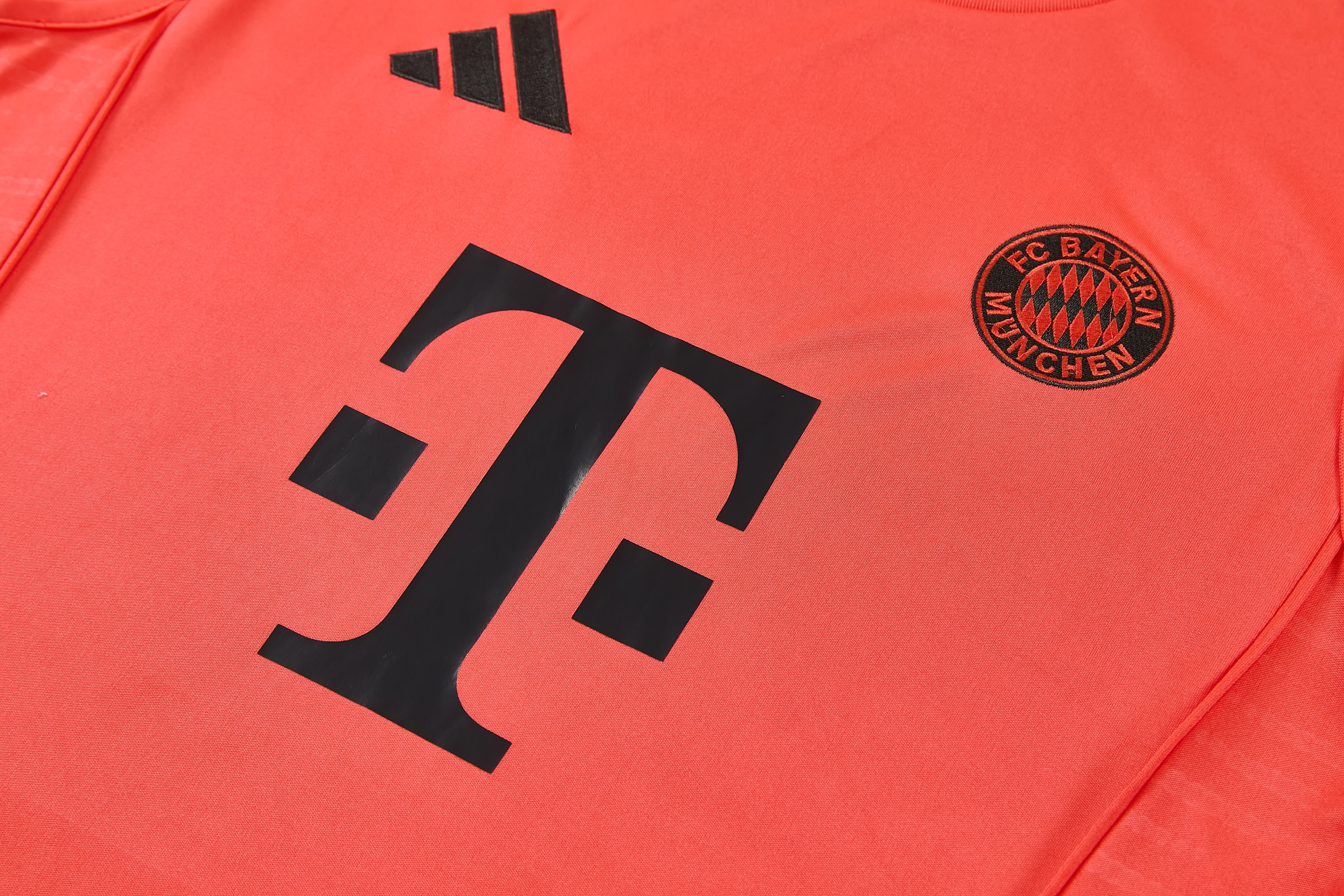 2025-26 Bayern Munich training vest jersey view 11
