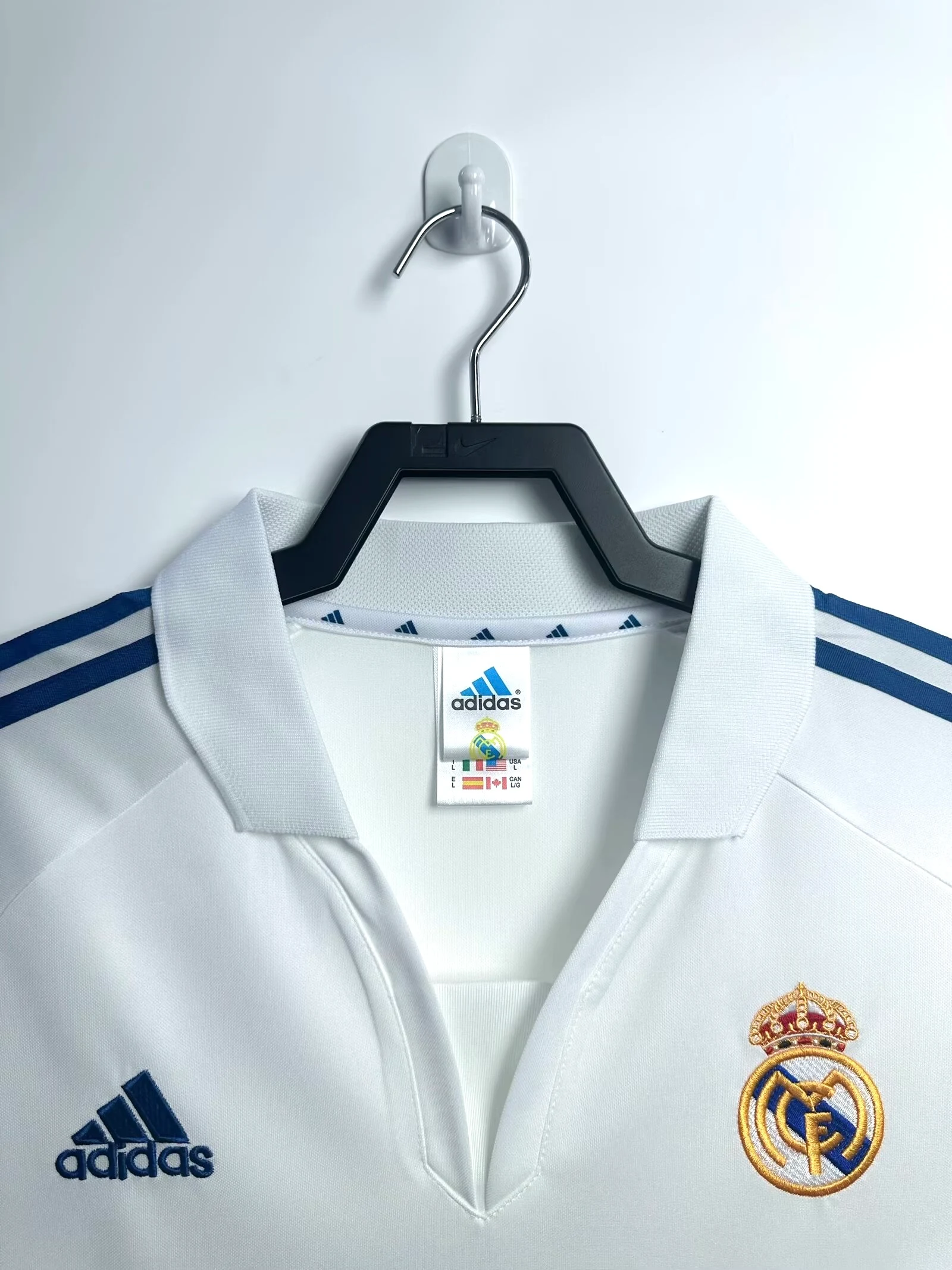 2001-02 Real Madrid Home Retro Jersey view 3