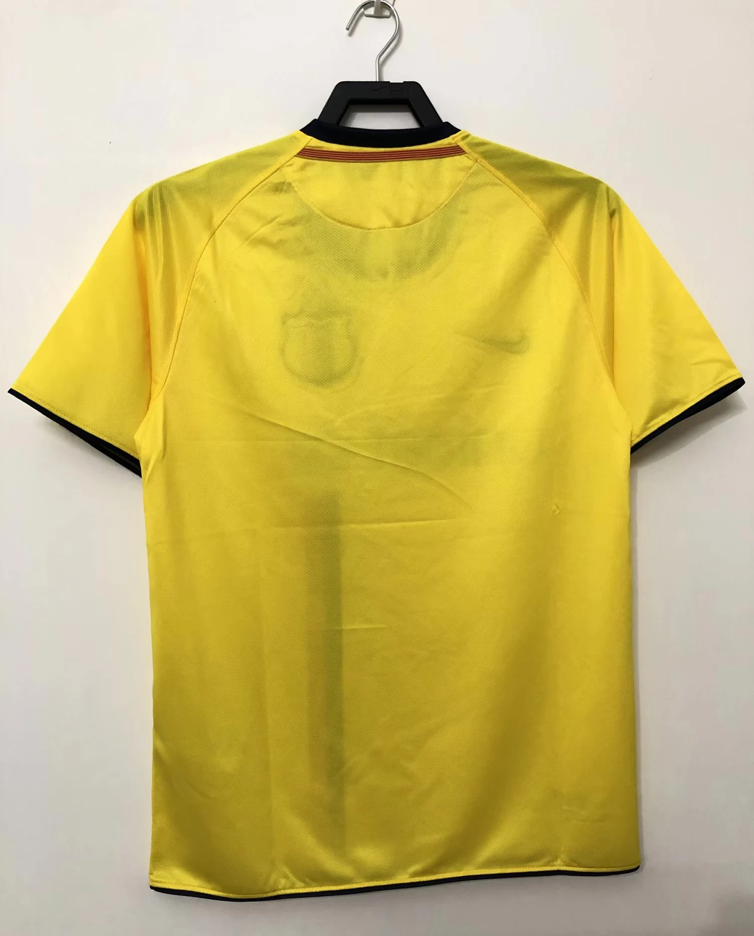 2008-09 Barcelona Away Retro Jersey view 2