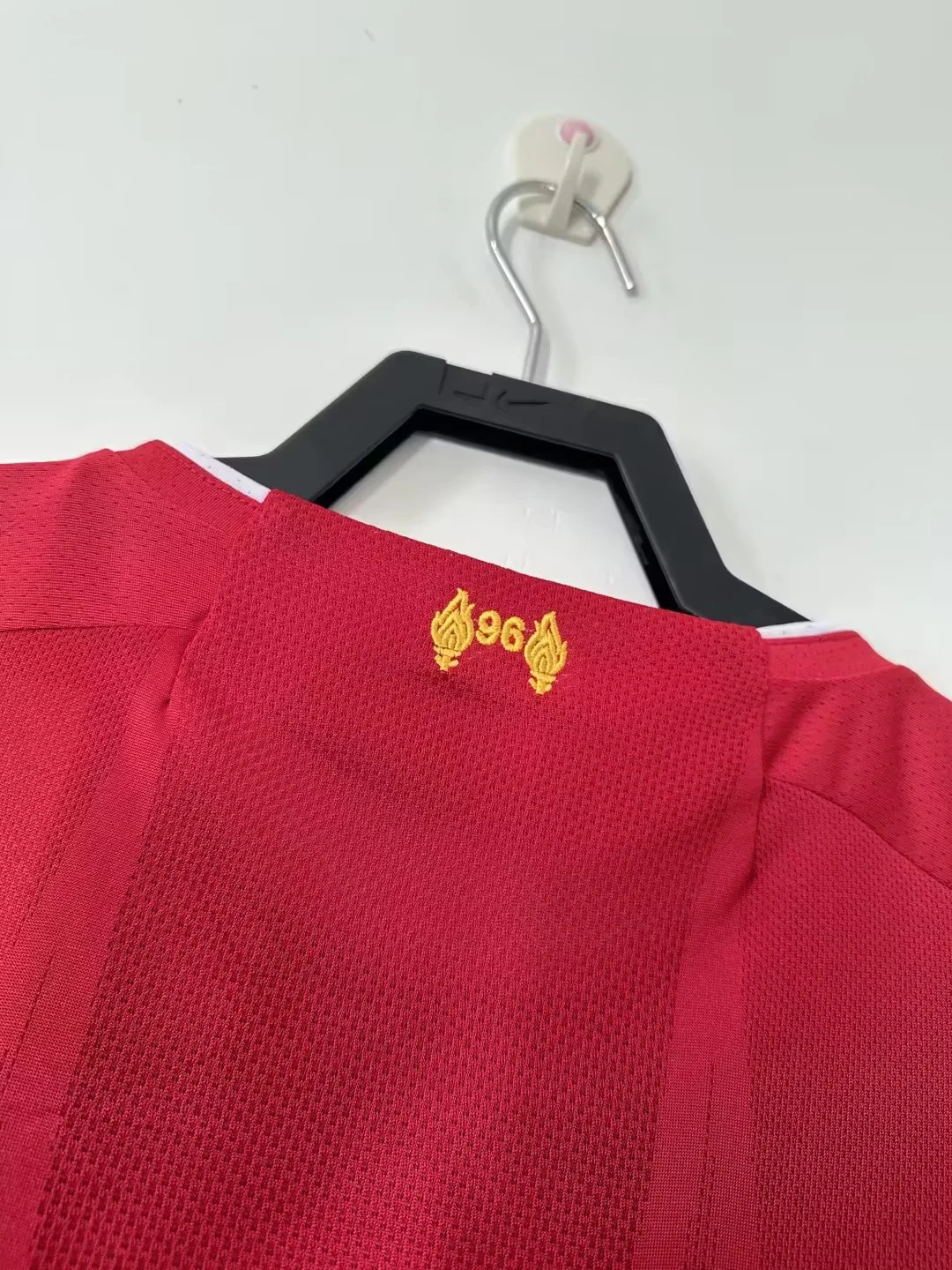 2019-20 Liverpool Home Retro Jersey view 3