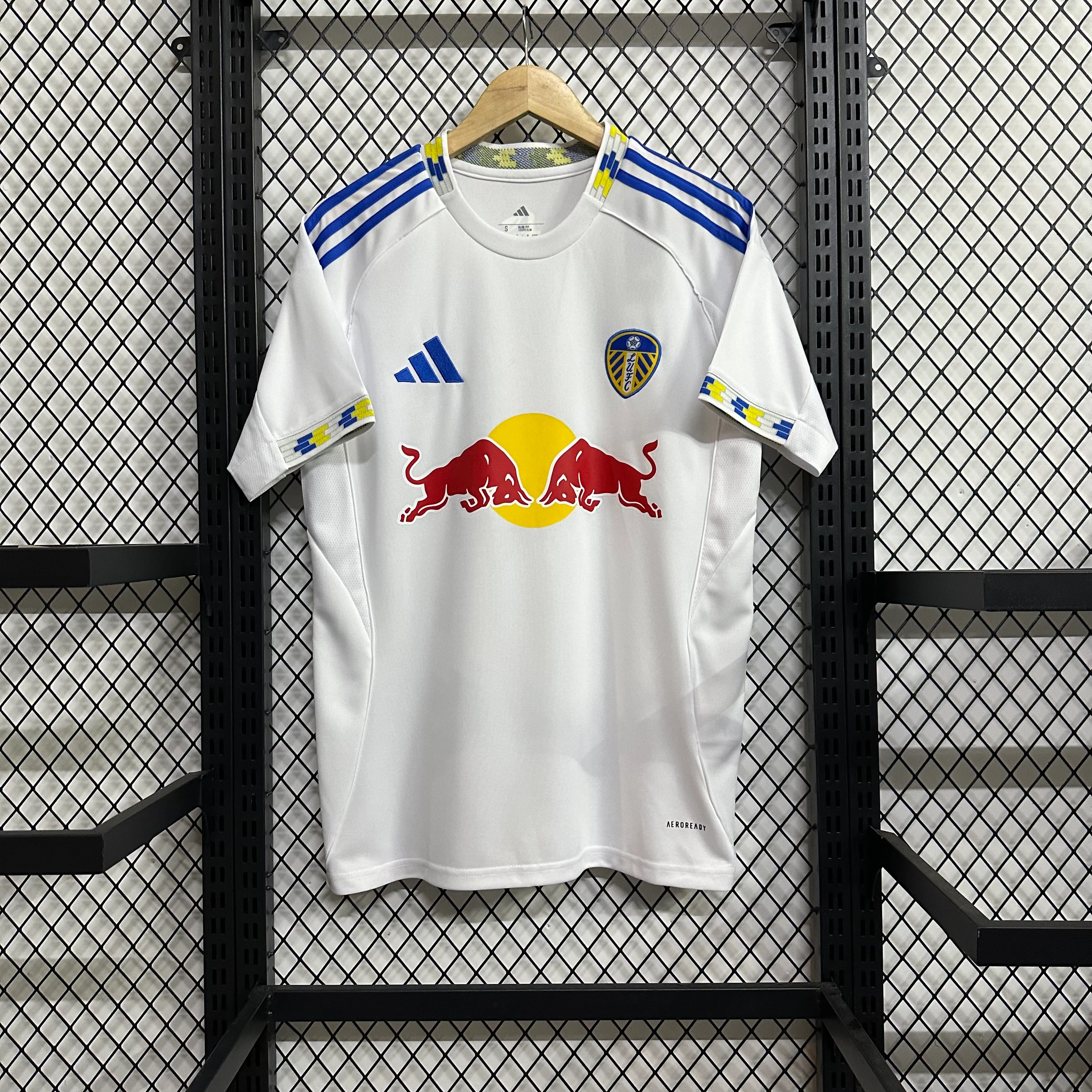 2025-26 Leeds United Home Kit view 8