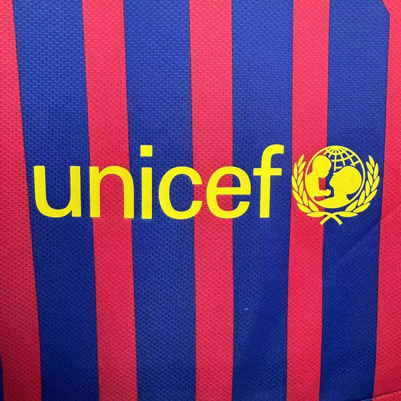 2011-12 Barcelona Home Retro Jersey view 3