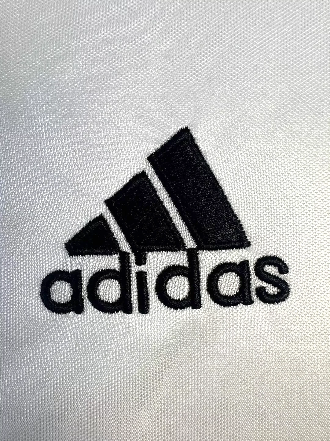 2004-05 Real Madrid Home Retro Jersey view 5