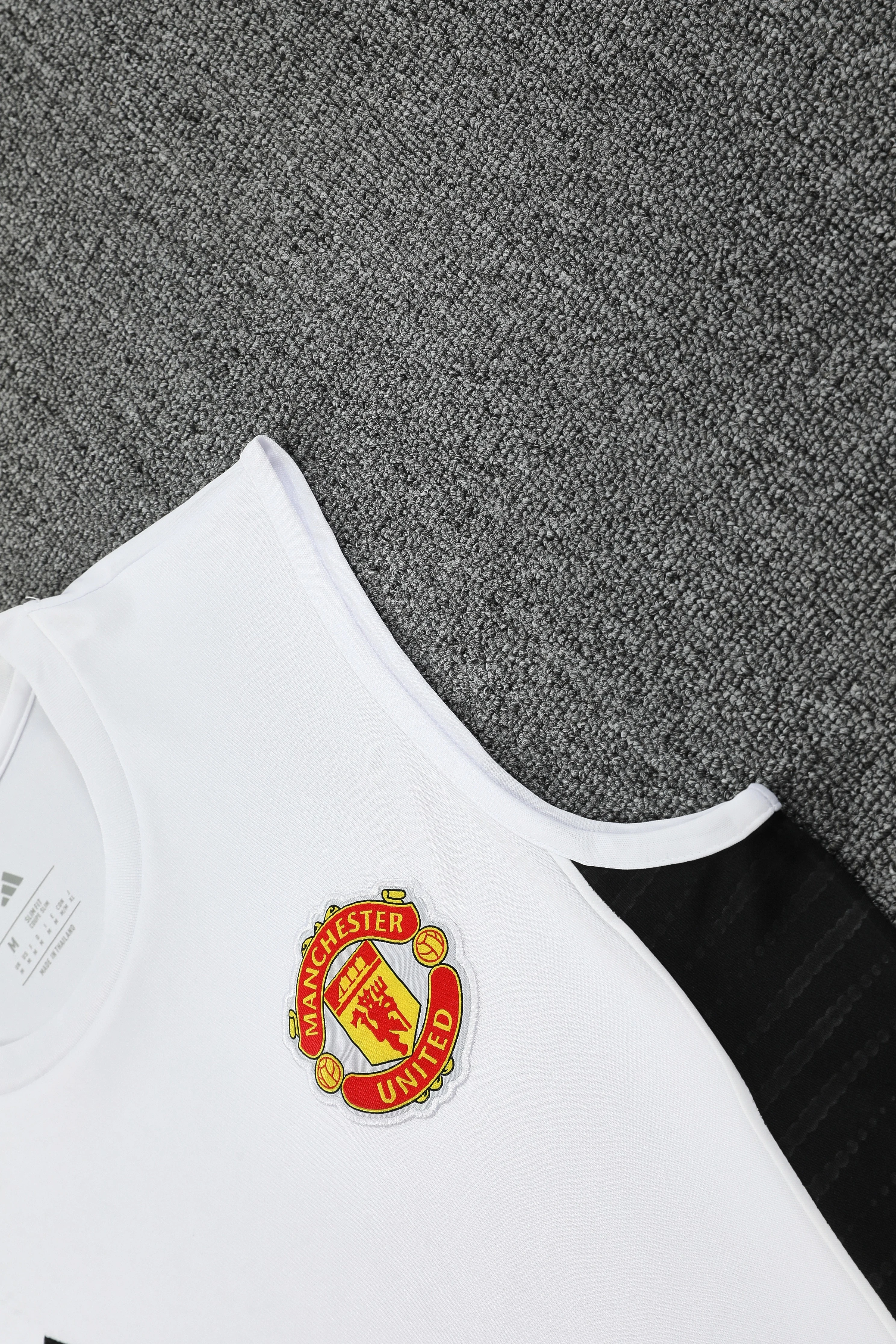 2025-26 Manchester United training vest jersey view 7