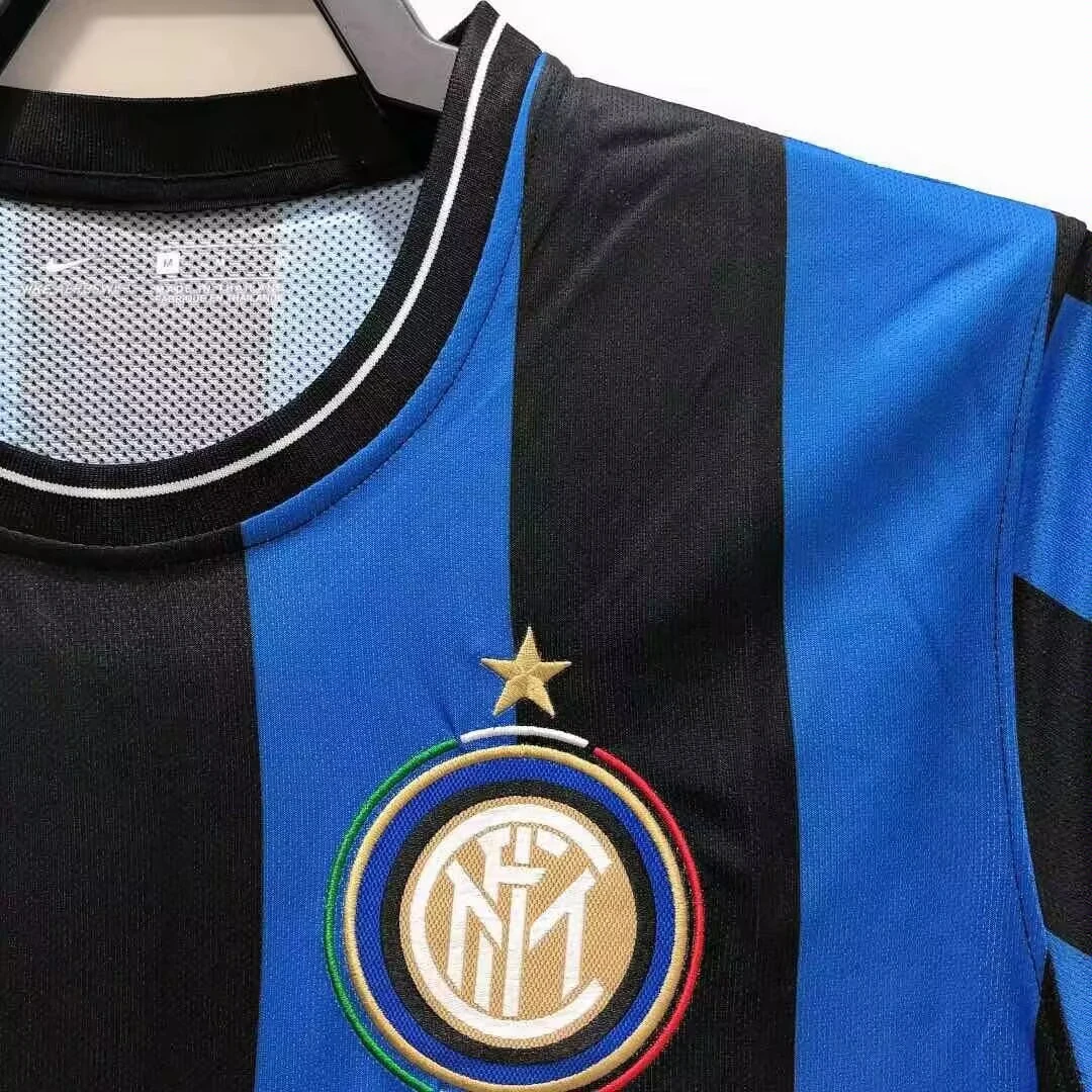 2010 Inter Milan home blue and black retro jersey view 5