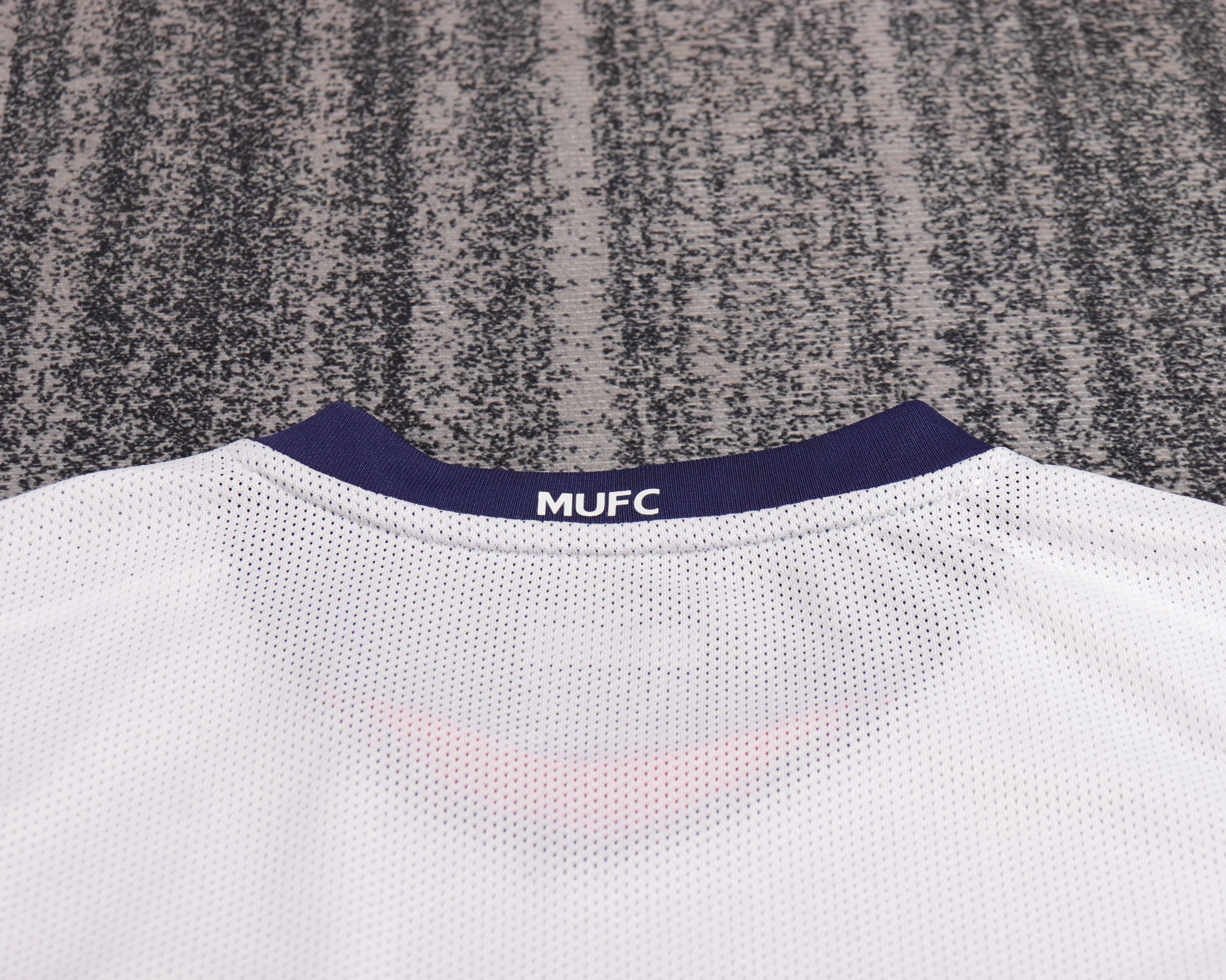 2008-09 Manchester United Away League Retro Shirt - Kids Sizes view 6