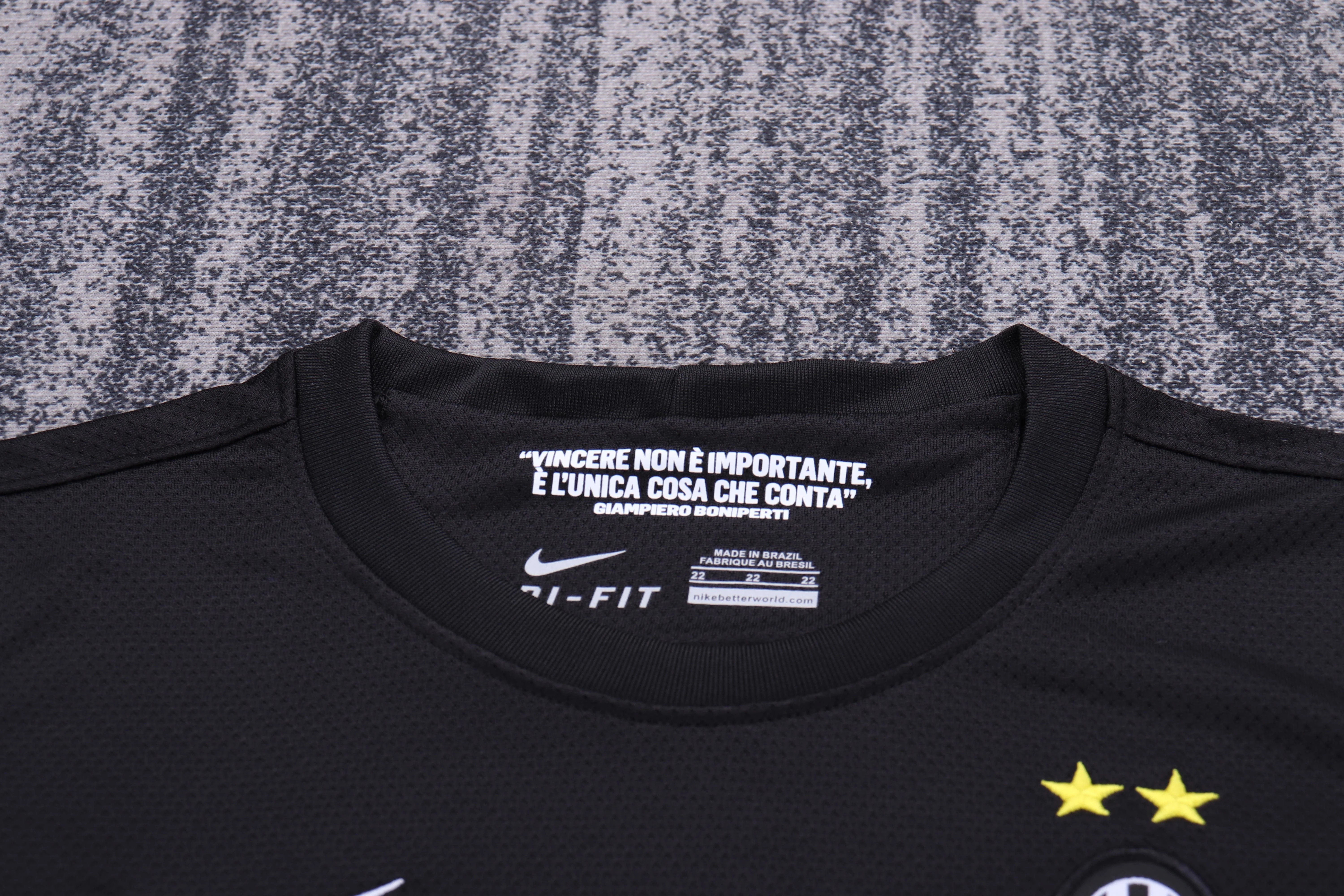 2012-13 Juventus Away Retro Jersey - Children's view 4