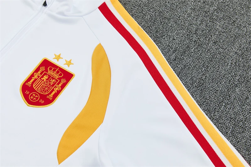 2026-27 Spain White Half-Zip Training Jersey (Two Stars) view 11