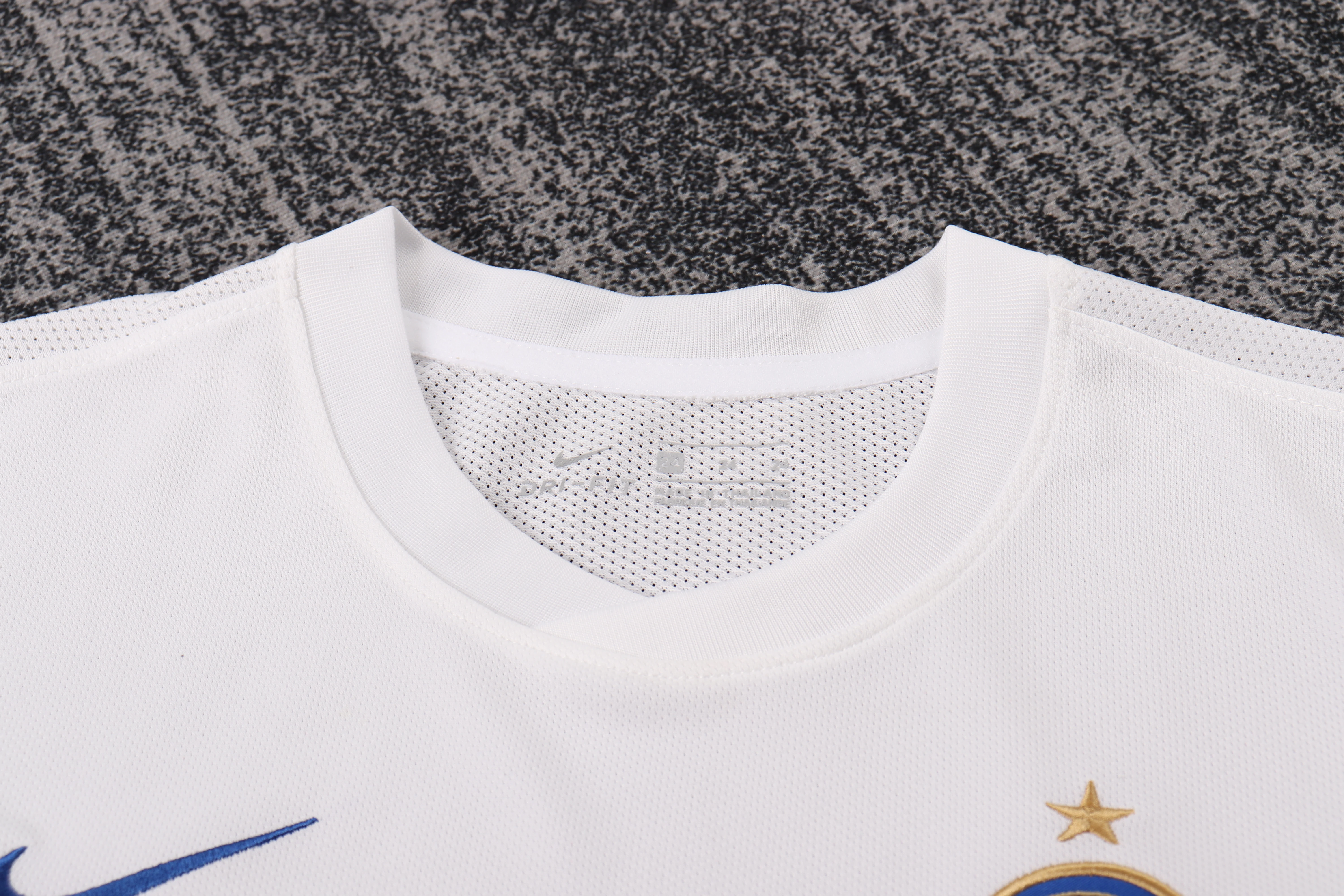 2010 Inter Away Retro Shirt - Kids Size view 7