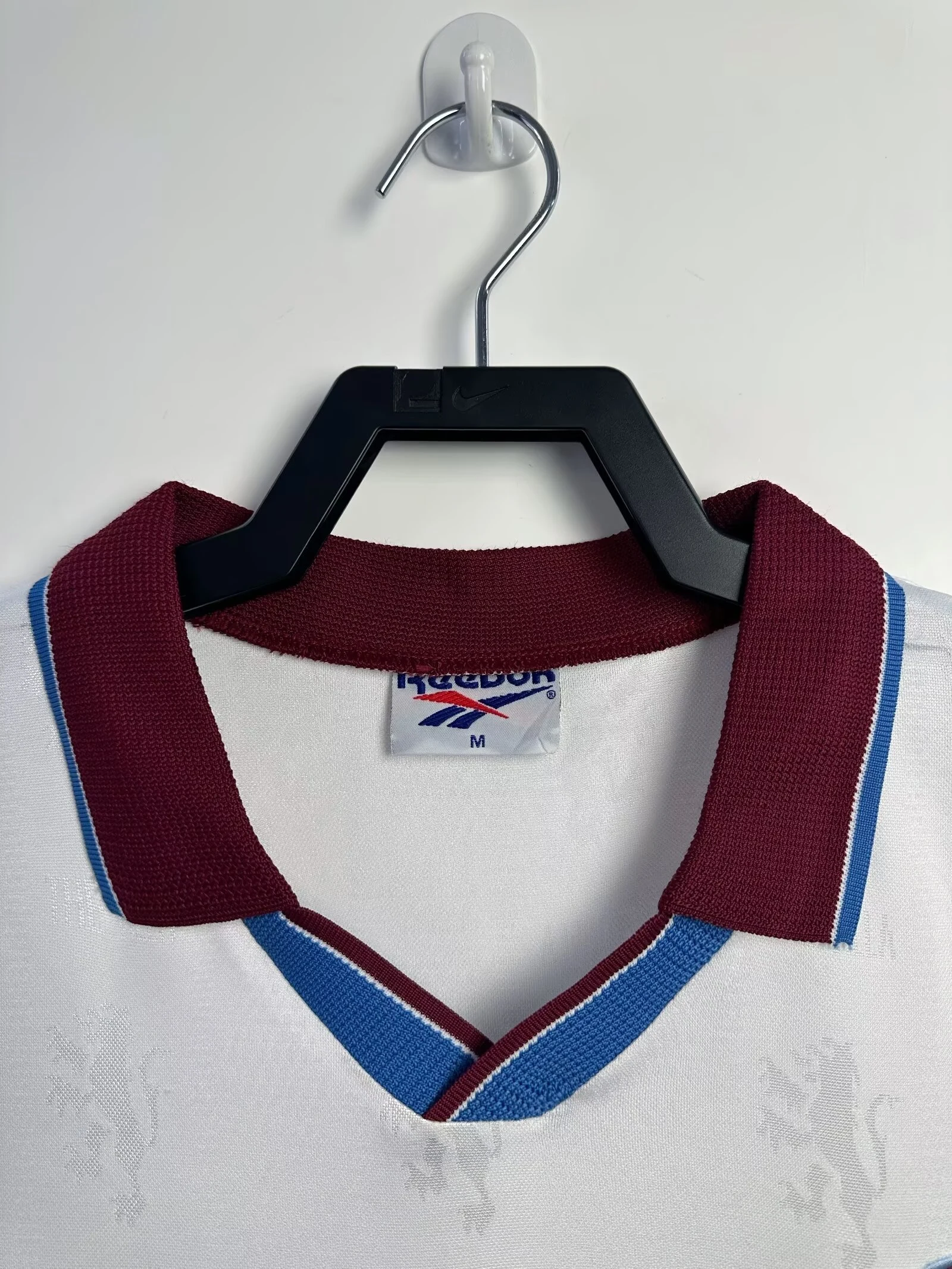 1995-96 Aston Villa Away Retro Shirt view 7