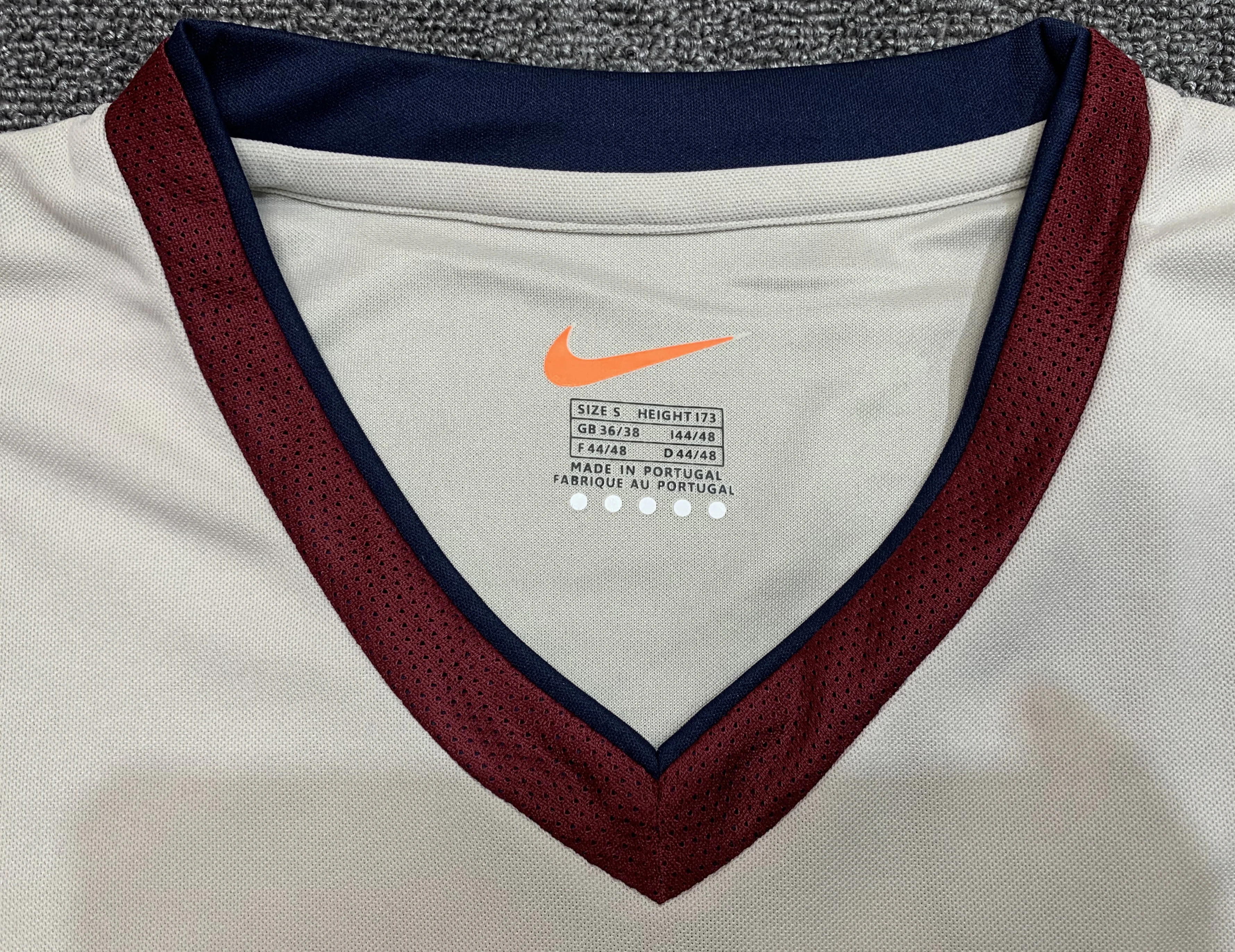 1998-99 Barcelona Away Retro Jersey view 3