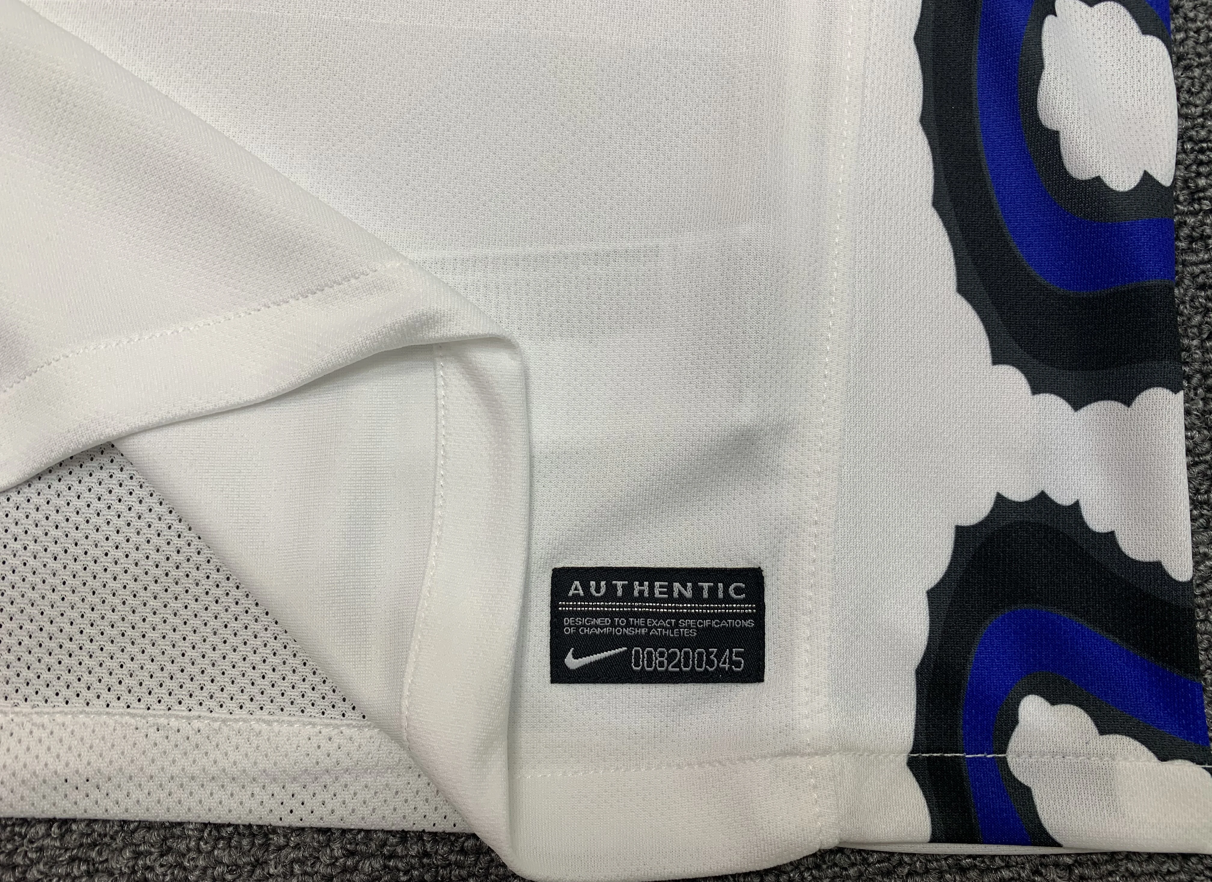 2010–11 Inter Milan Away Retro Jersey view 5