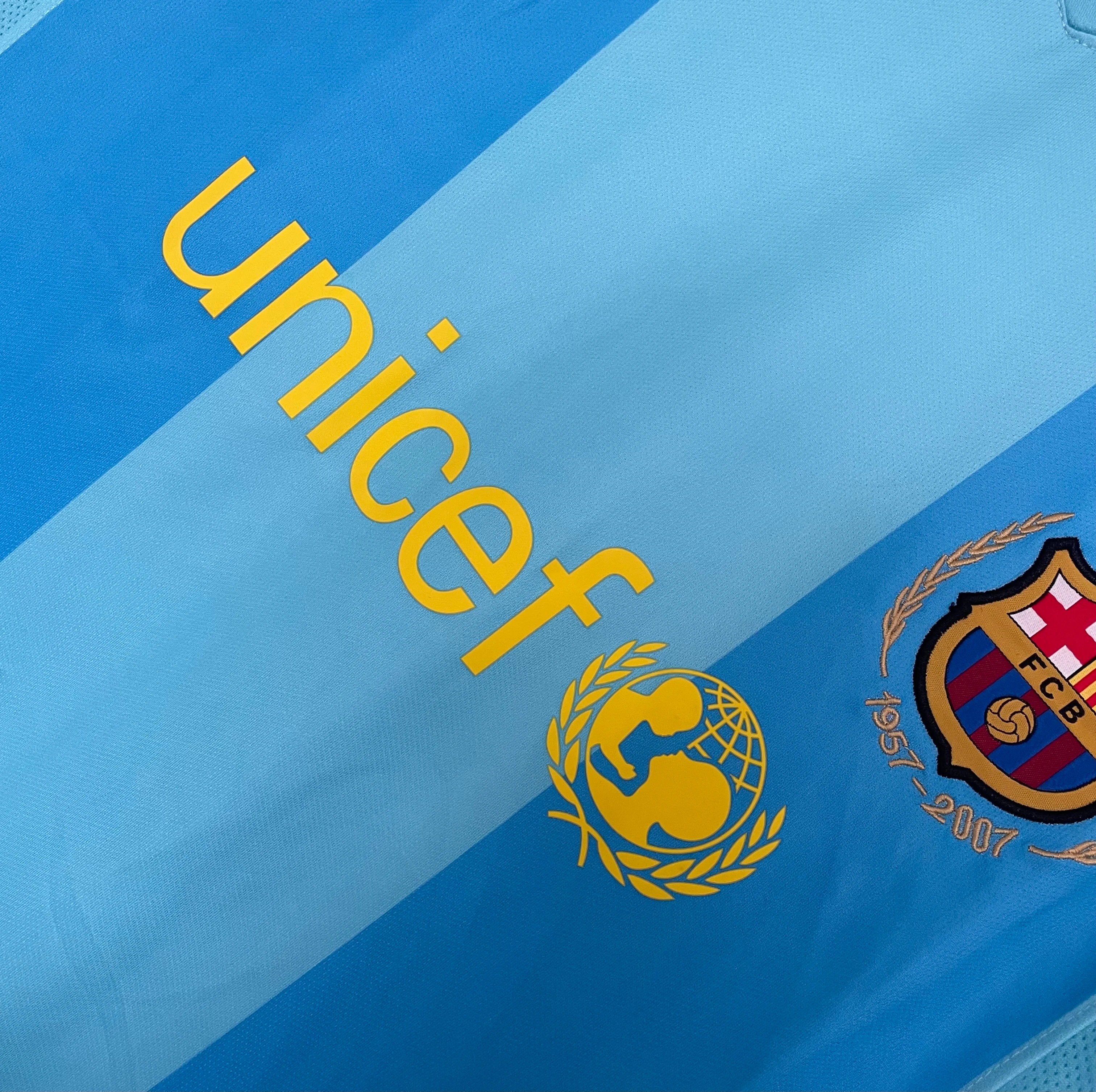 2007-08 Barcelona Away Retro Jersey view 3