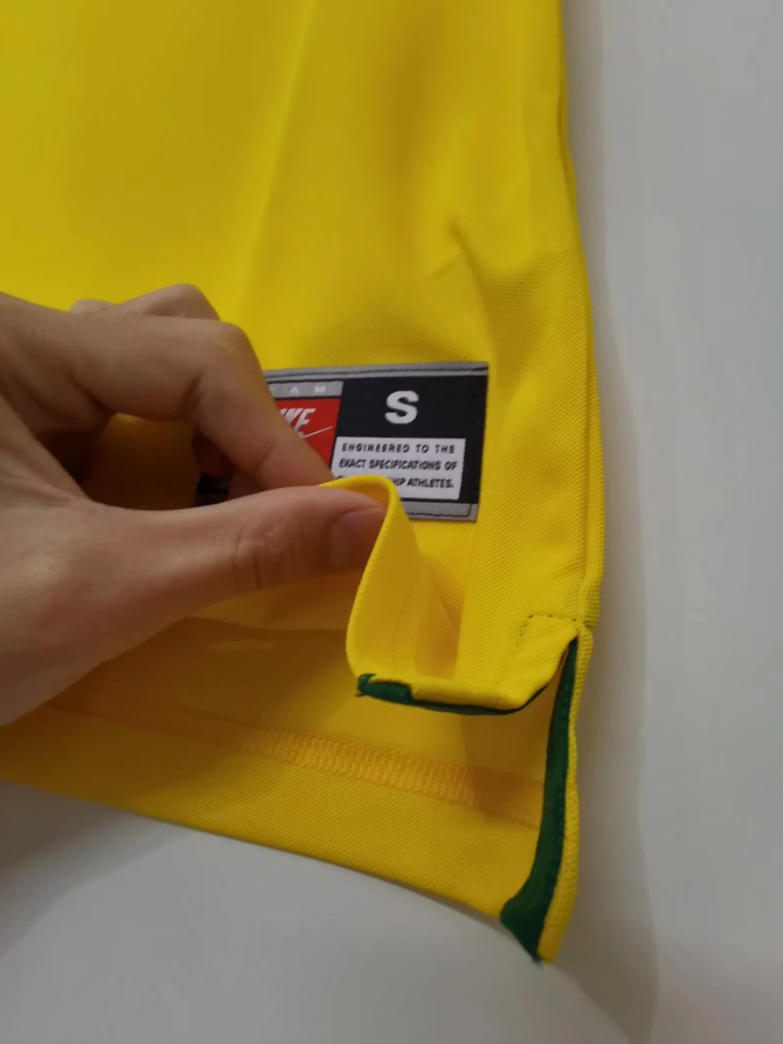 1998 Brazil Home Retro Jersey view 3
