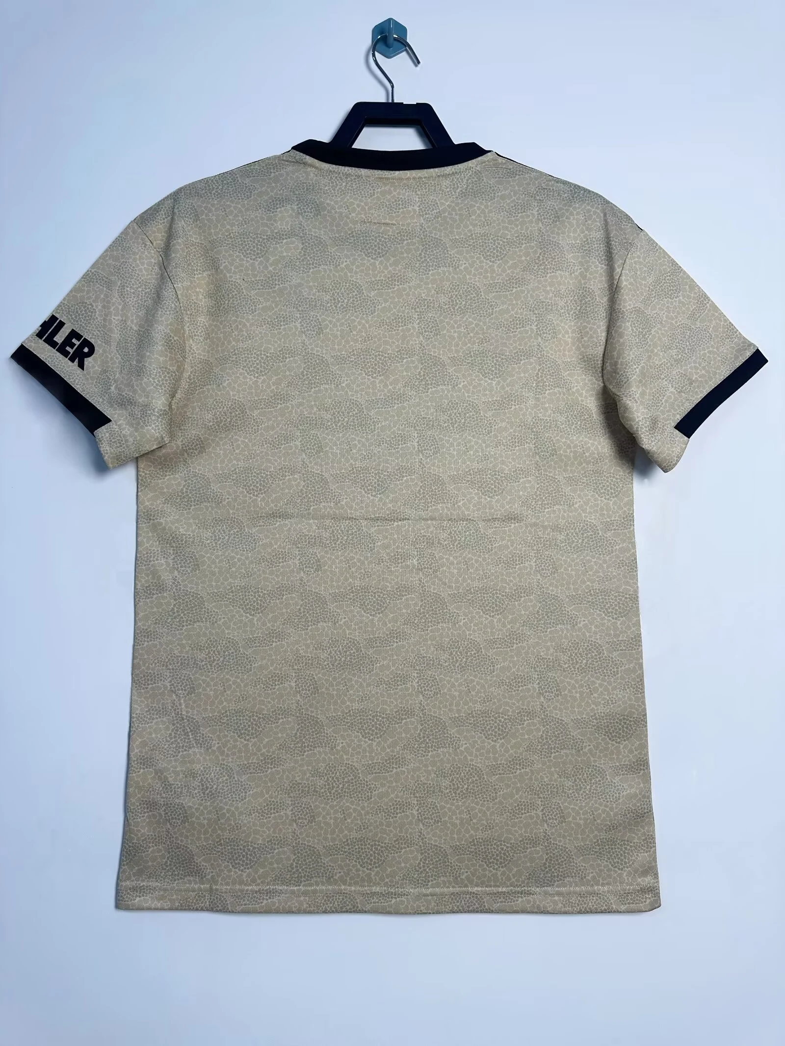 2019–20 Manchester United Retro Away Kit view 2