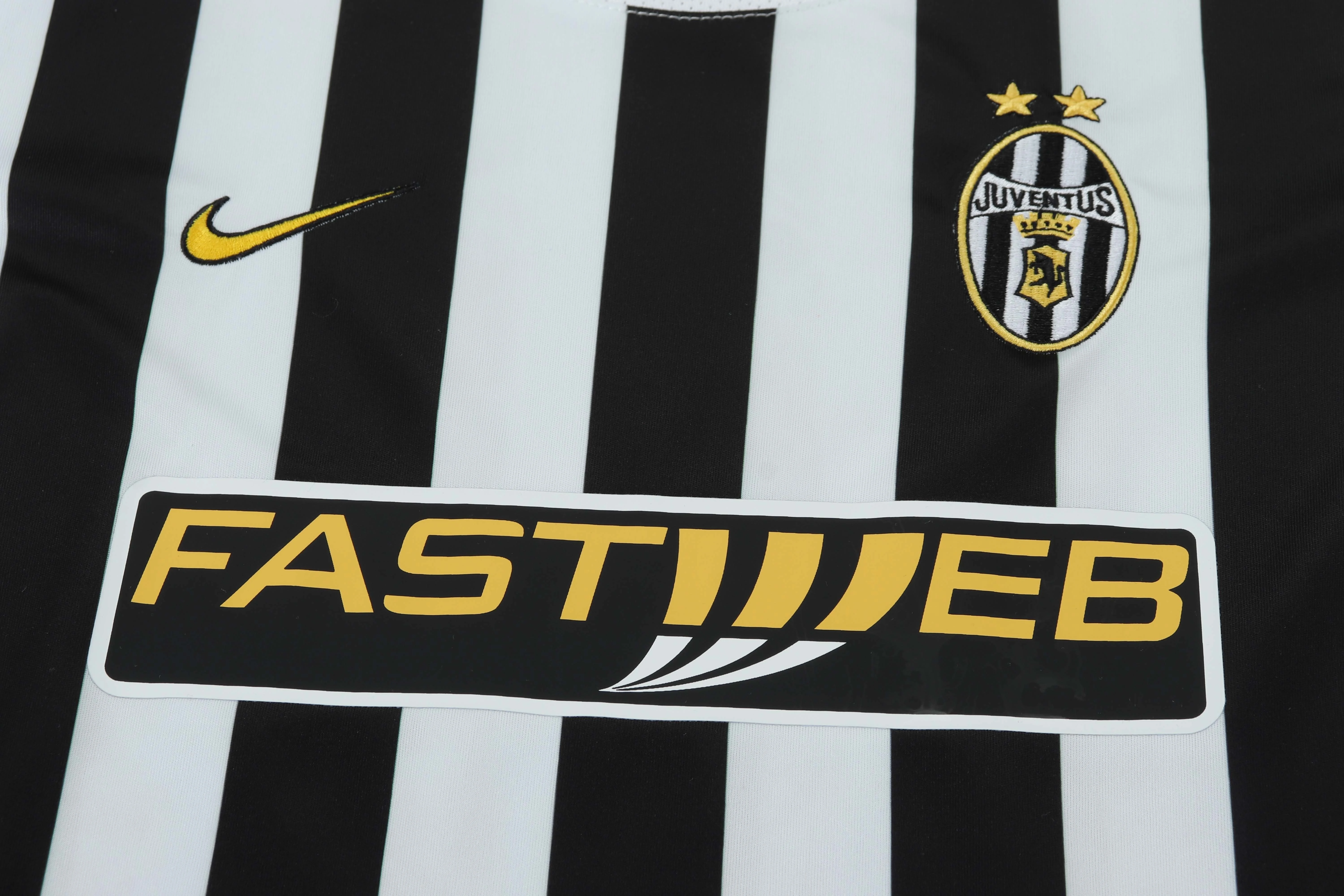 2003-04 Juventus Home Retro Jersey - Children's view 4