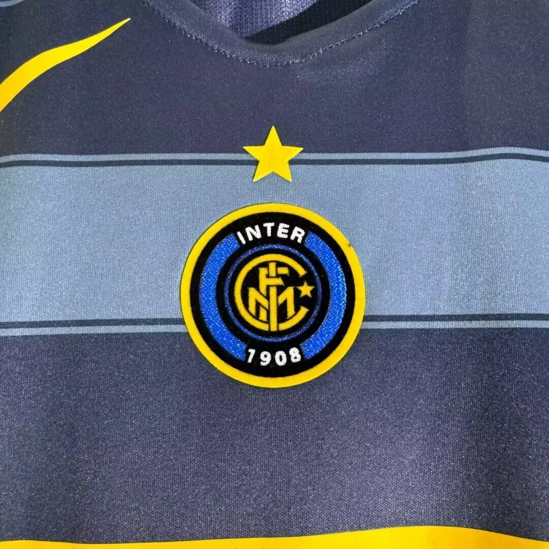 2004-05 Inter Milan Second Away Retro Jersey view 4