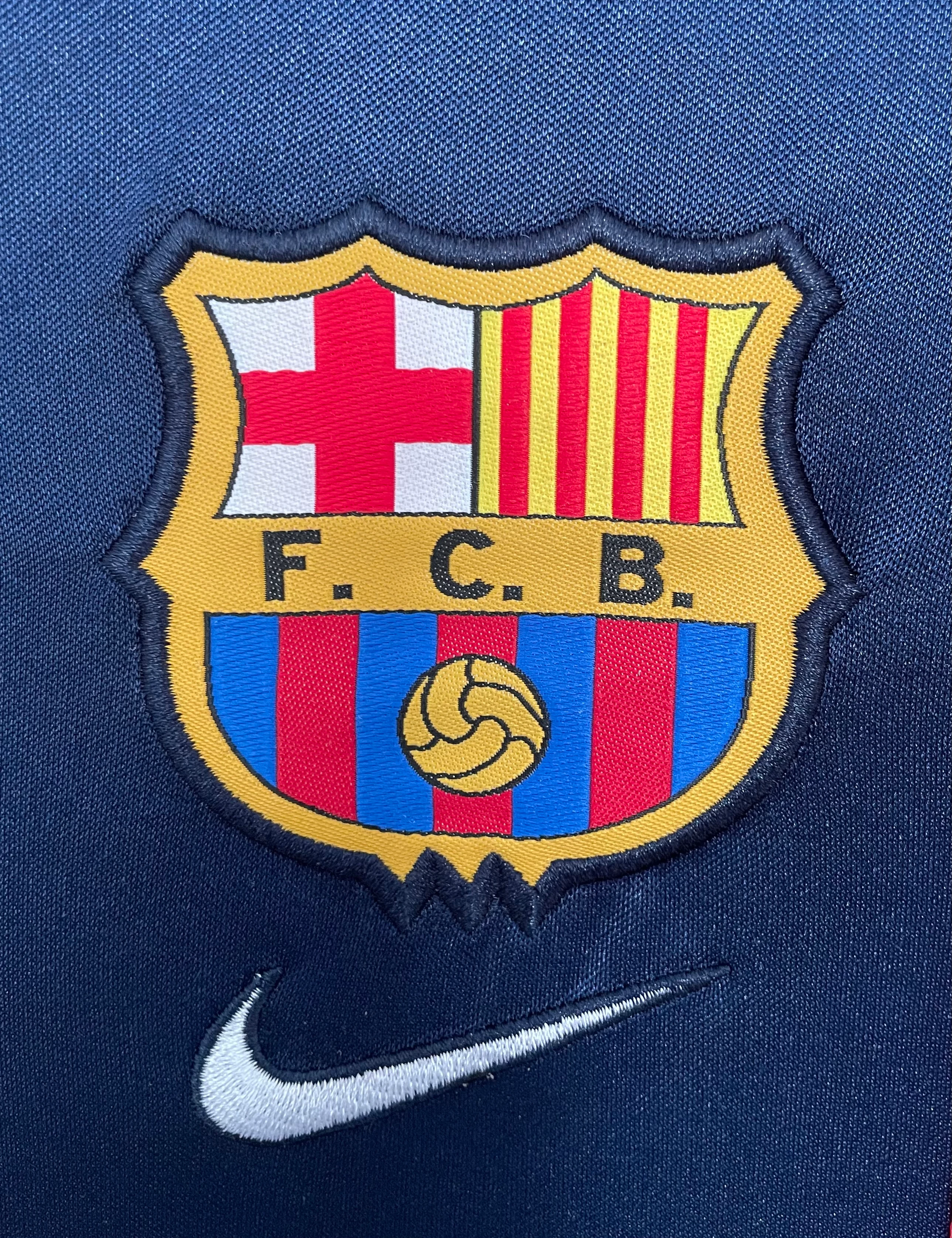 2001-02 Barcelona Away Retro Jersey view 3