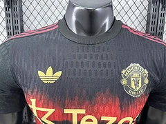 2025-26 Manchester United Training Shirt - Players view 3