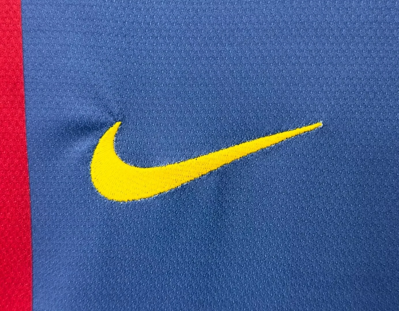 2006-07 Barcelona Home Retro Jersey view 8