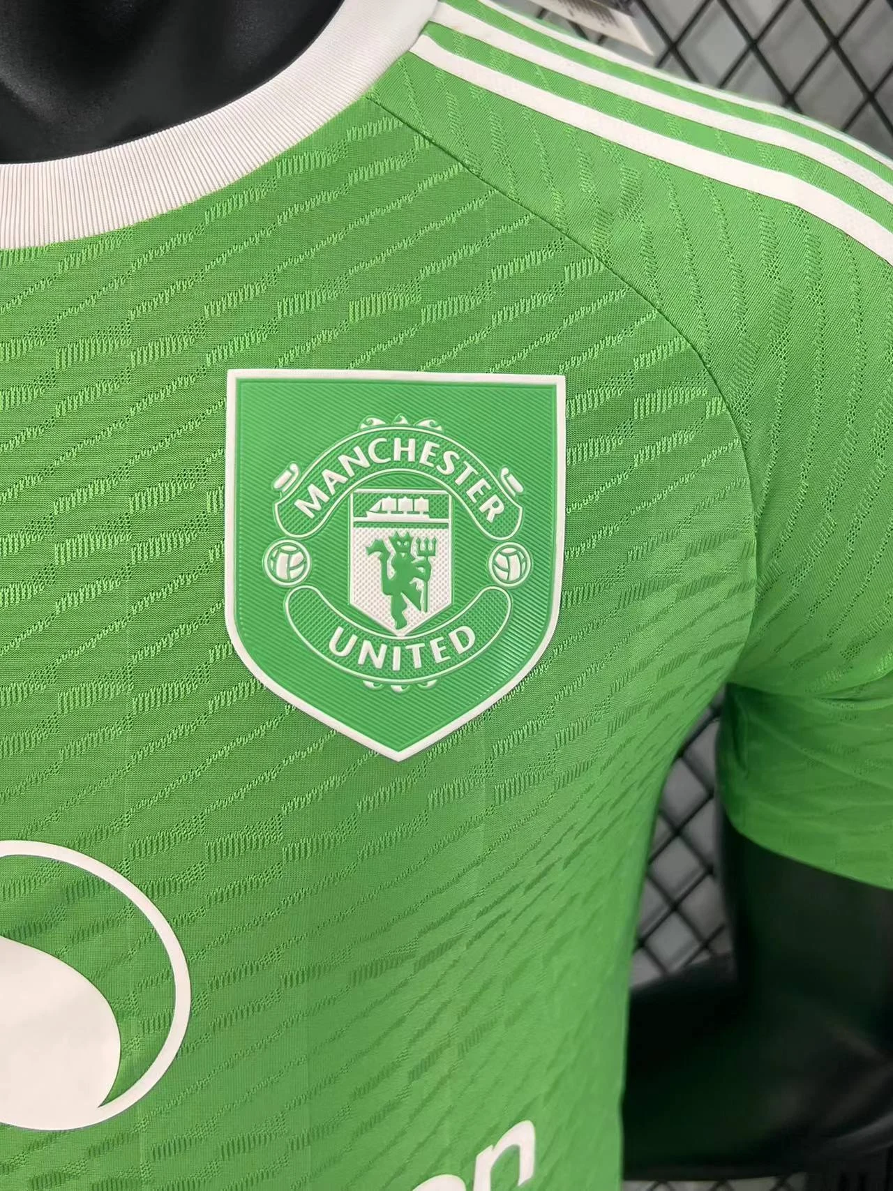 2025-26 Manchester United Goalkeeper Jersey – Player Version view 4