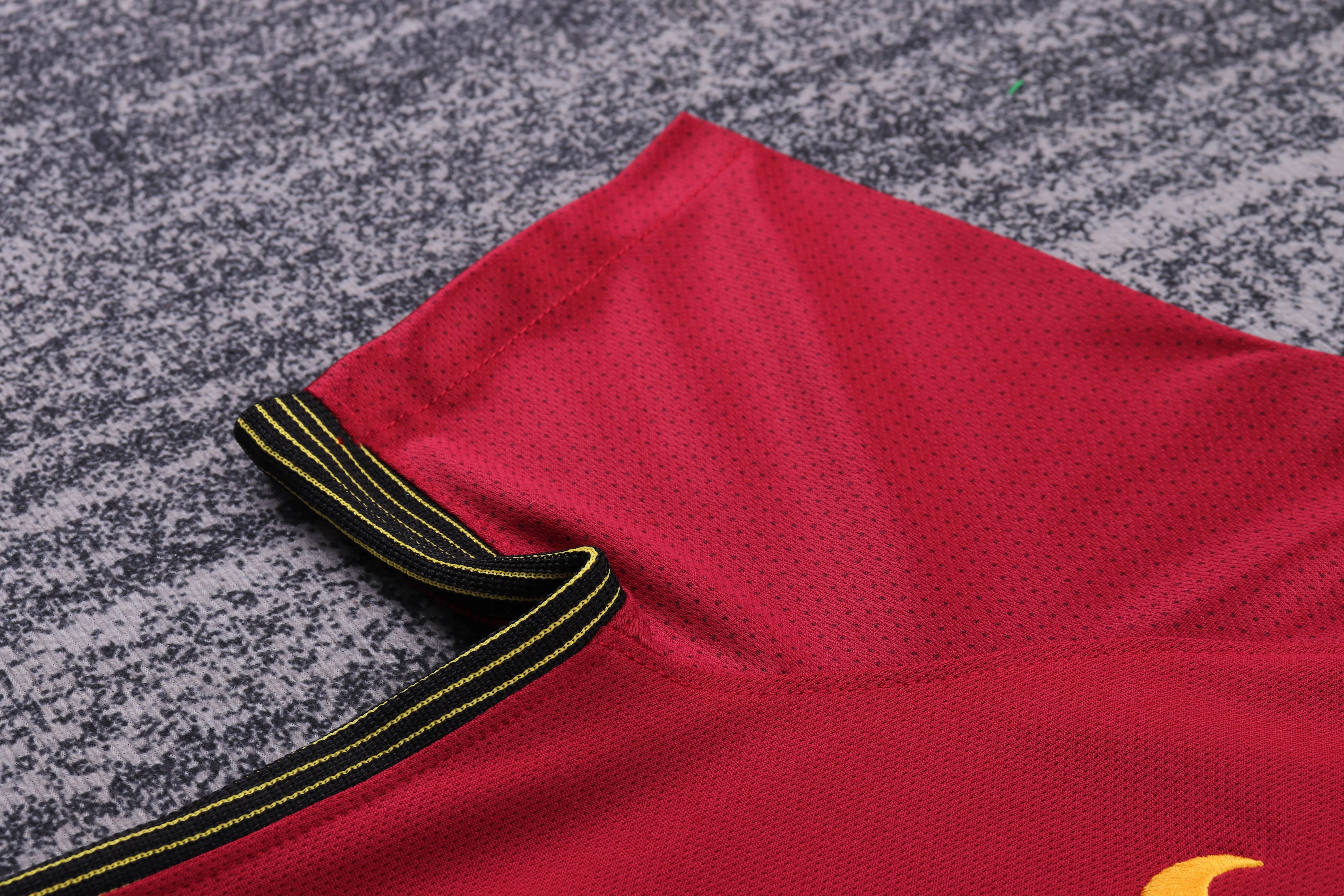 2017-18 Roma Home Retro Jersey - Children's Size view 4