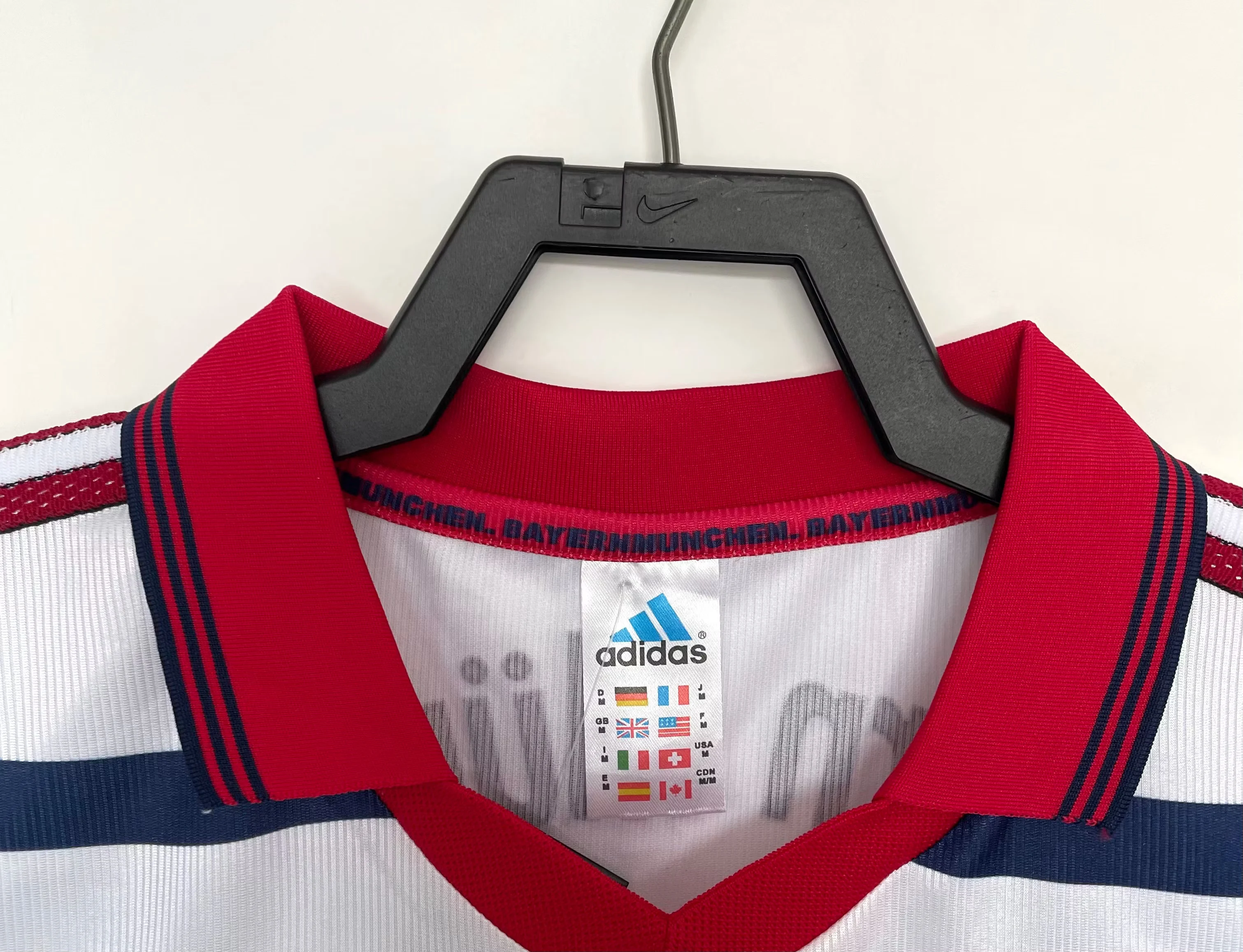 1998-00 Bayern away retro jersey view 8