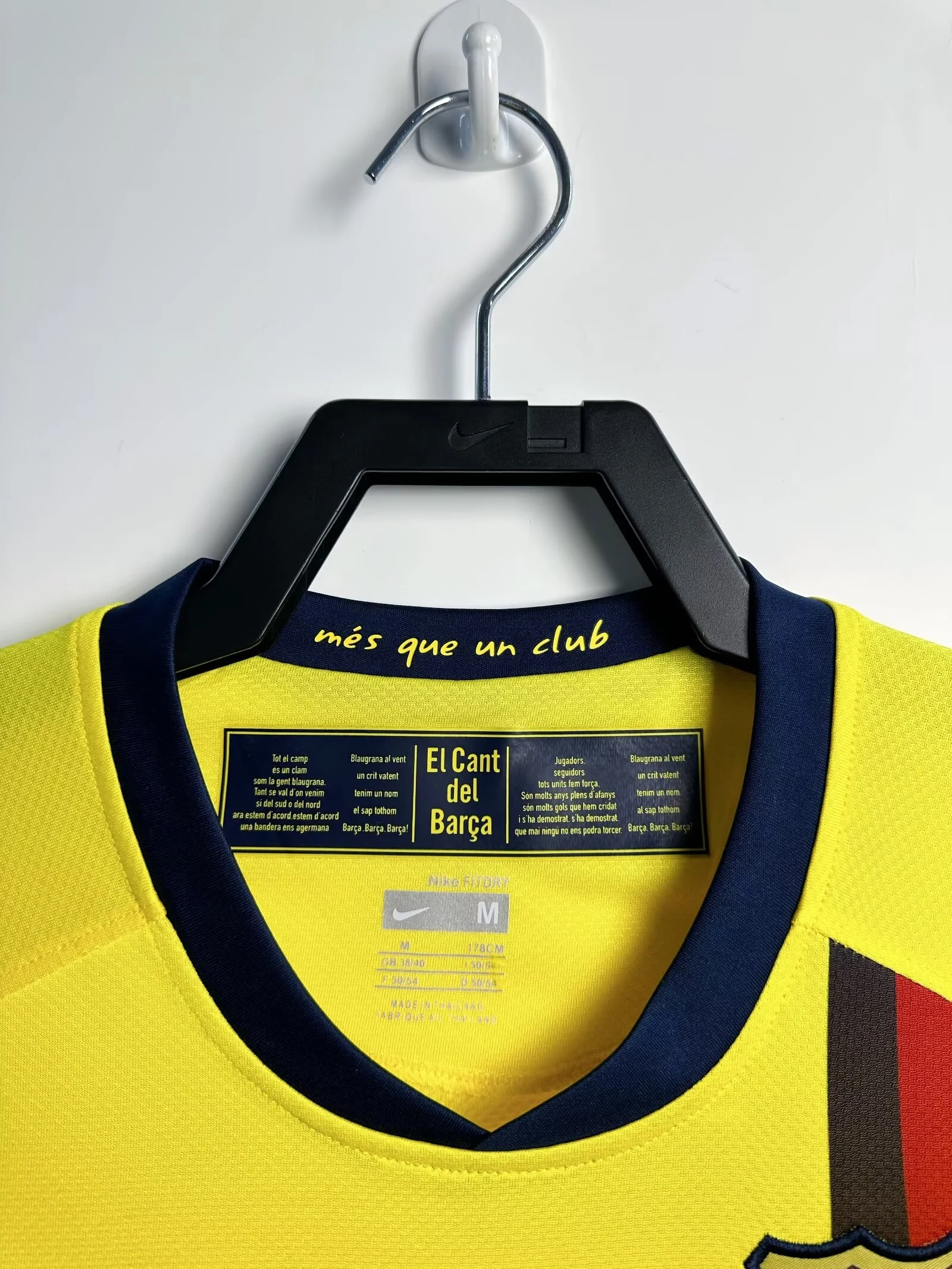 2008-09 Barcelona Away Long Sleeve Retro Jersey view 8