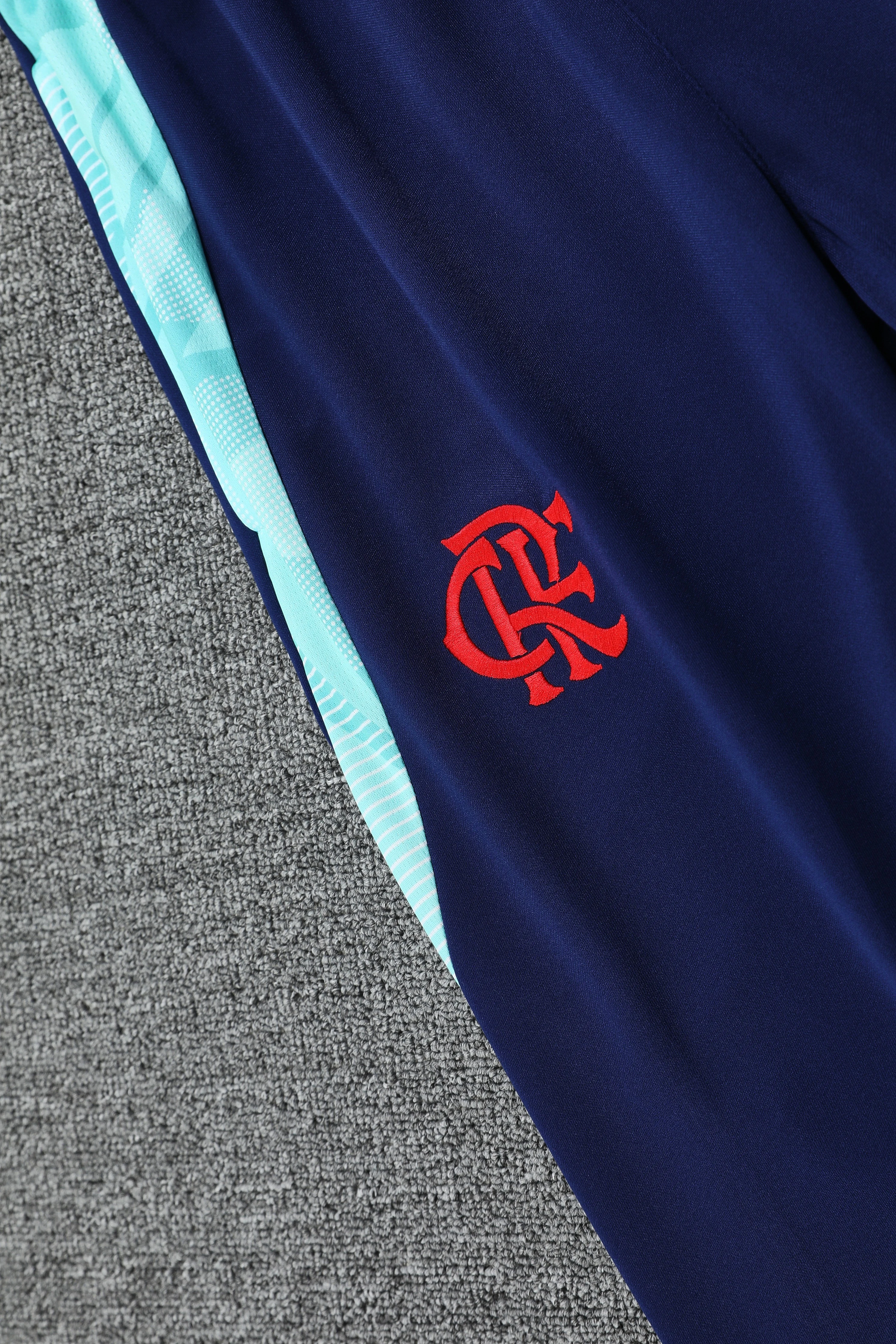 2025-26 Flamengo Hooded Long-Sleeve Training Jersey view 6