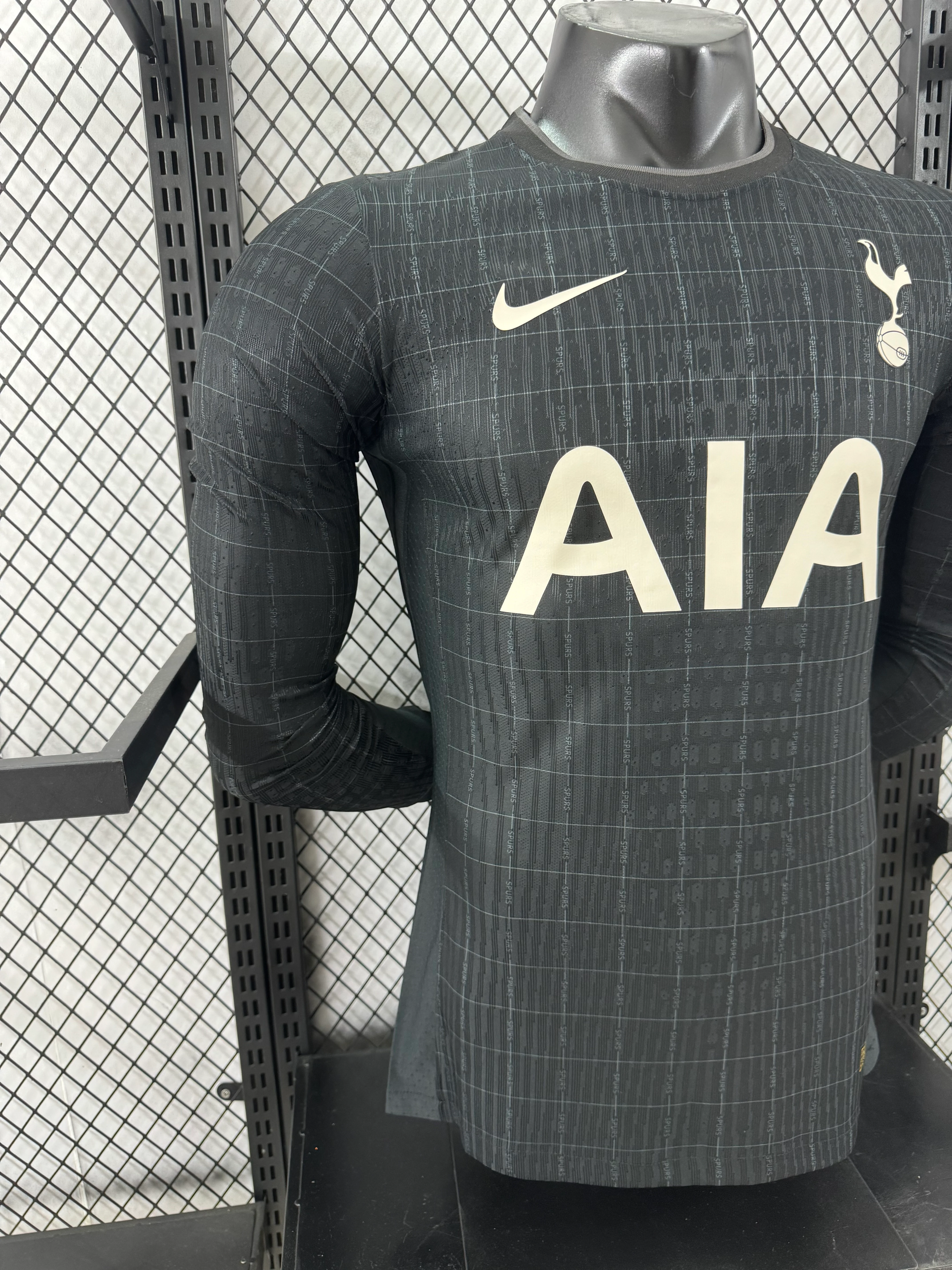 2025-26 Tottenham Hotspur Away Long-Sleeve Jersey – Player Version view 8