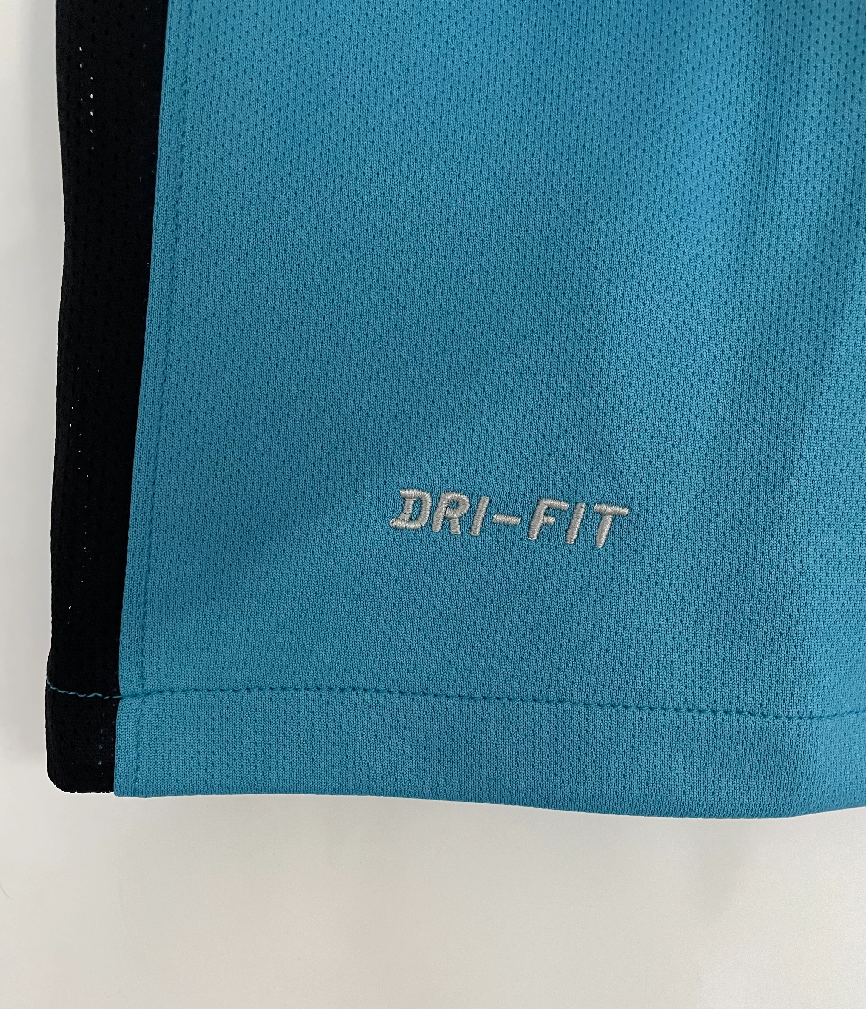 2015-16 Barcelona Second Away Retro Jersey view 6