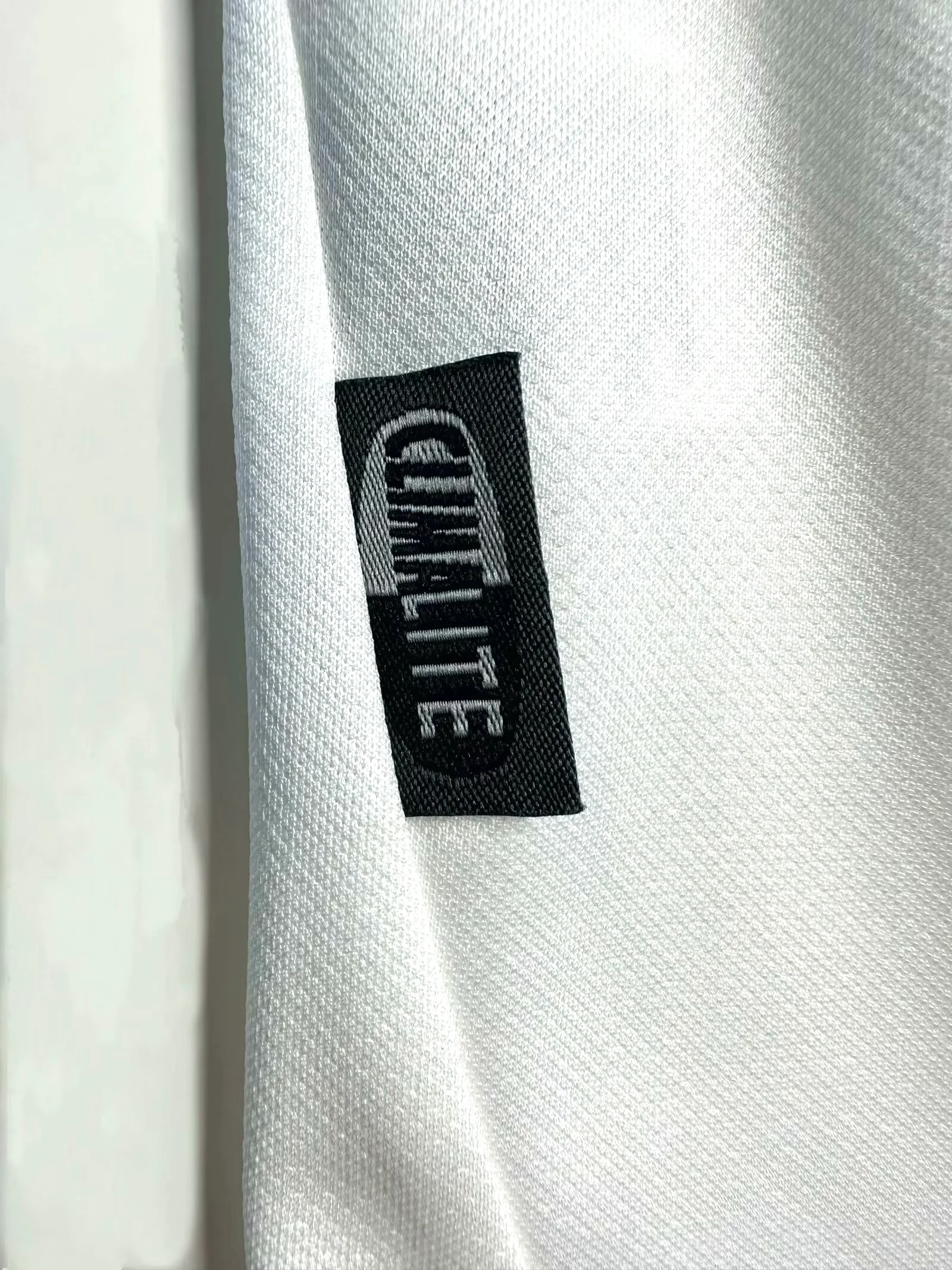 2001-02 Real Madrid Home Retro Jersey view 4