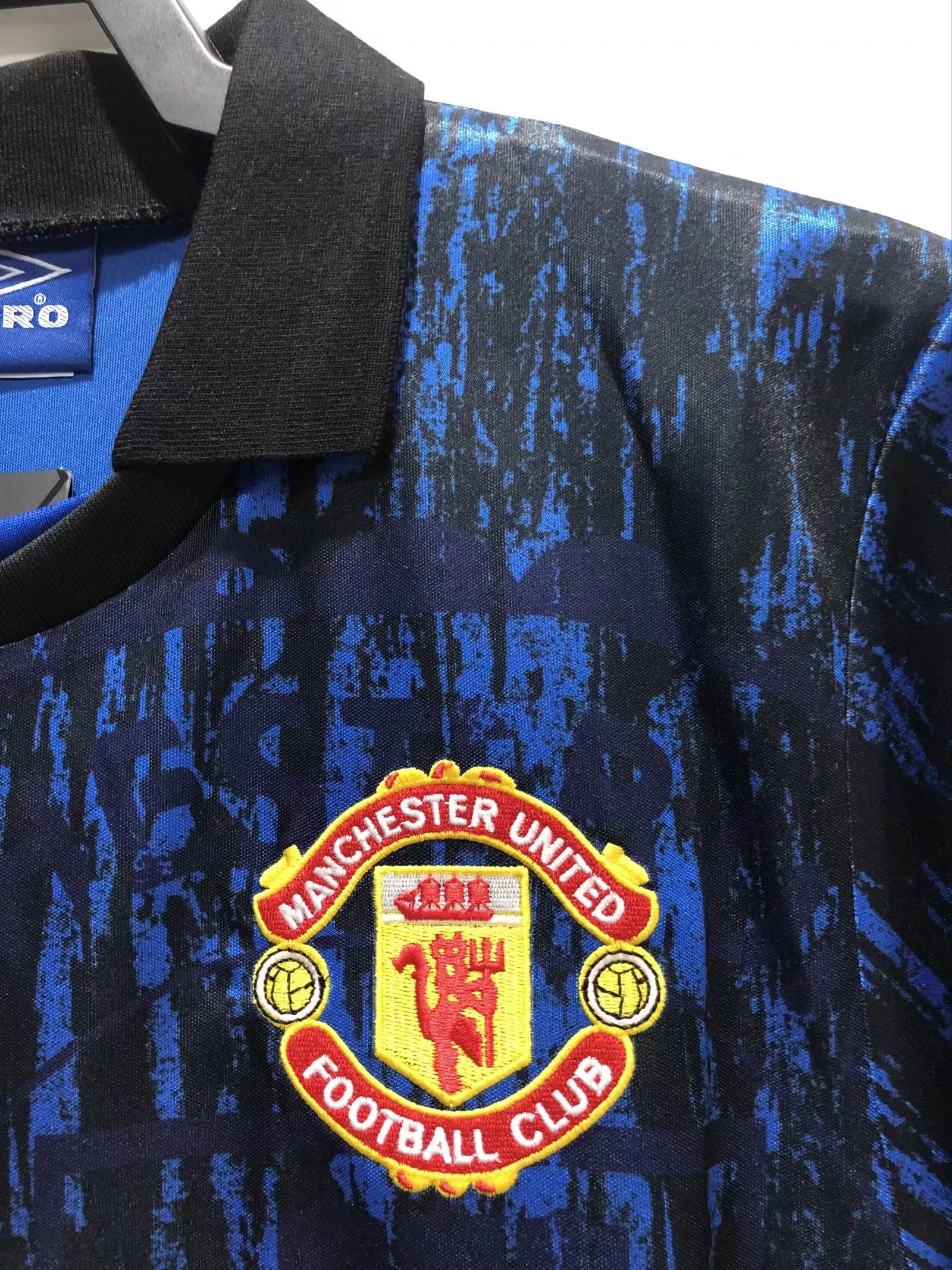 1993 Manchester United black retro jersey view 9