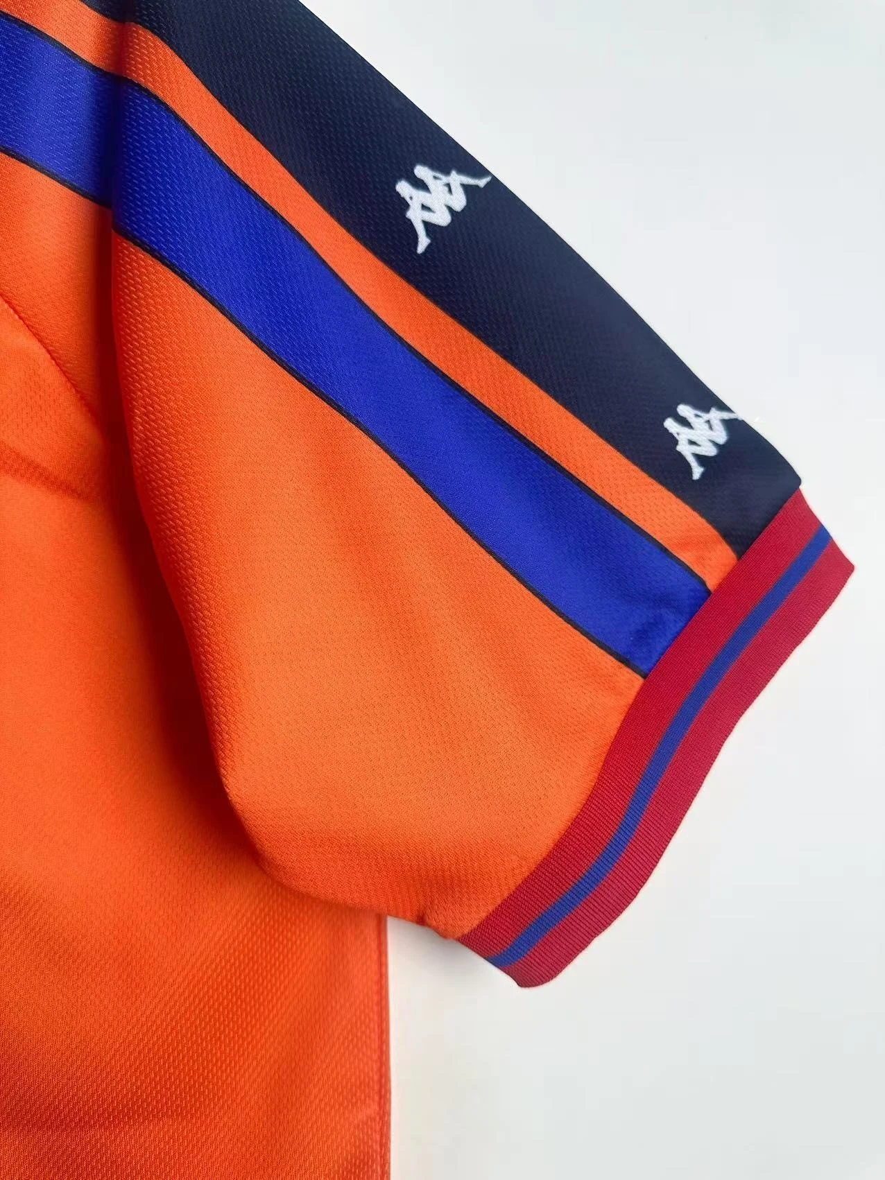 1997-98 Barcelona Away Retro Jersey view 6