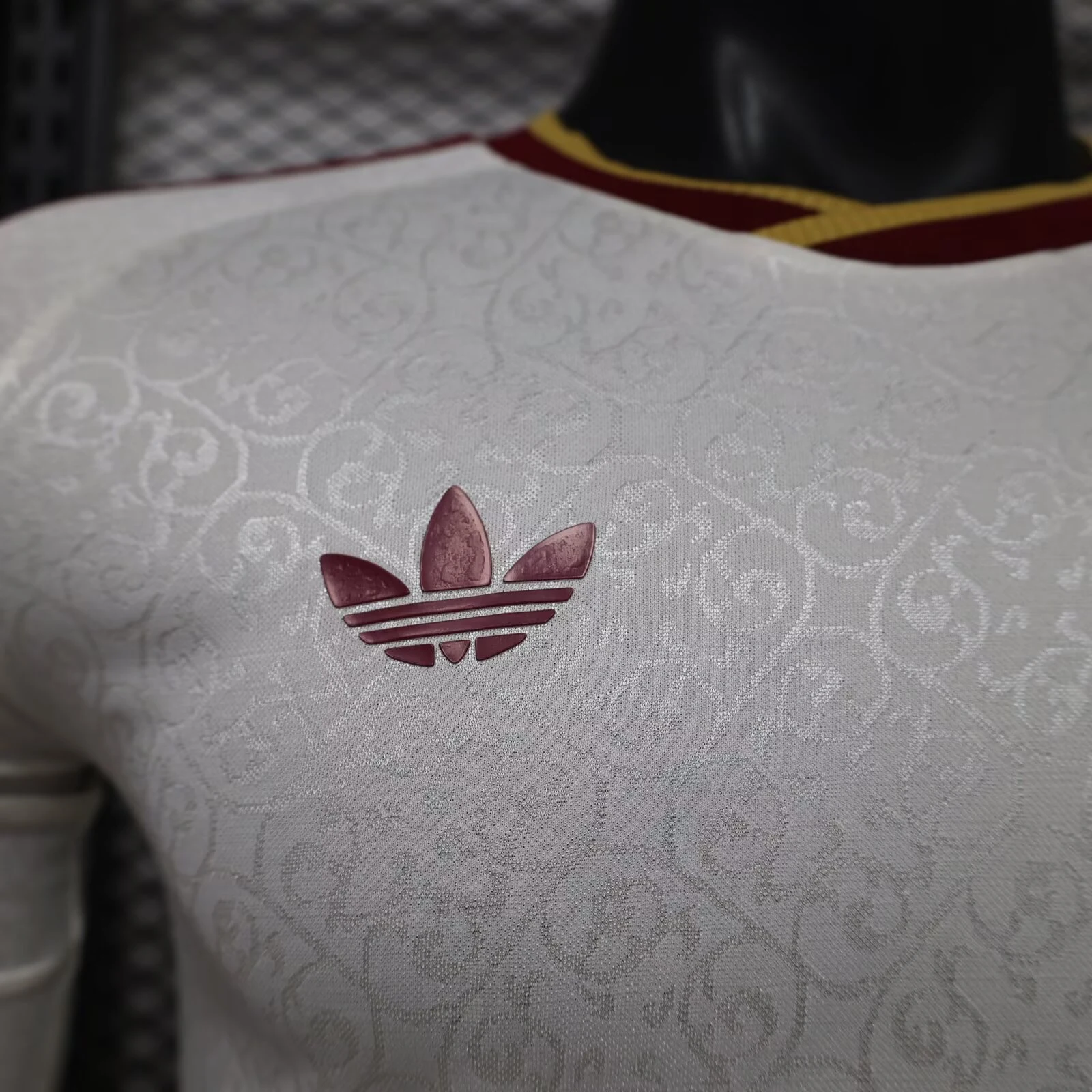 2026-27 Spain Away Long-Sleeve Jersey (with Two Stars) – Player Version view 4