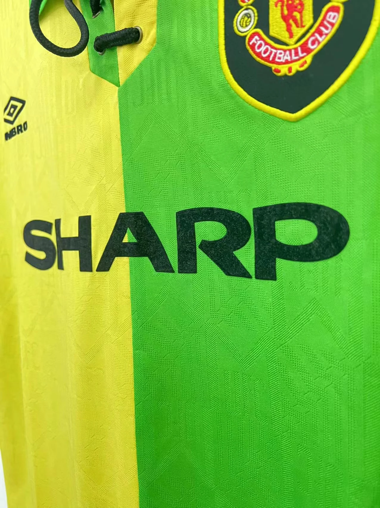 1992-94 Manchester United away retro jersey view 5