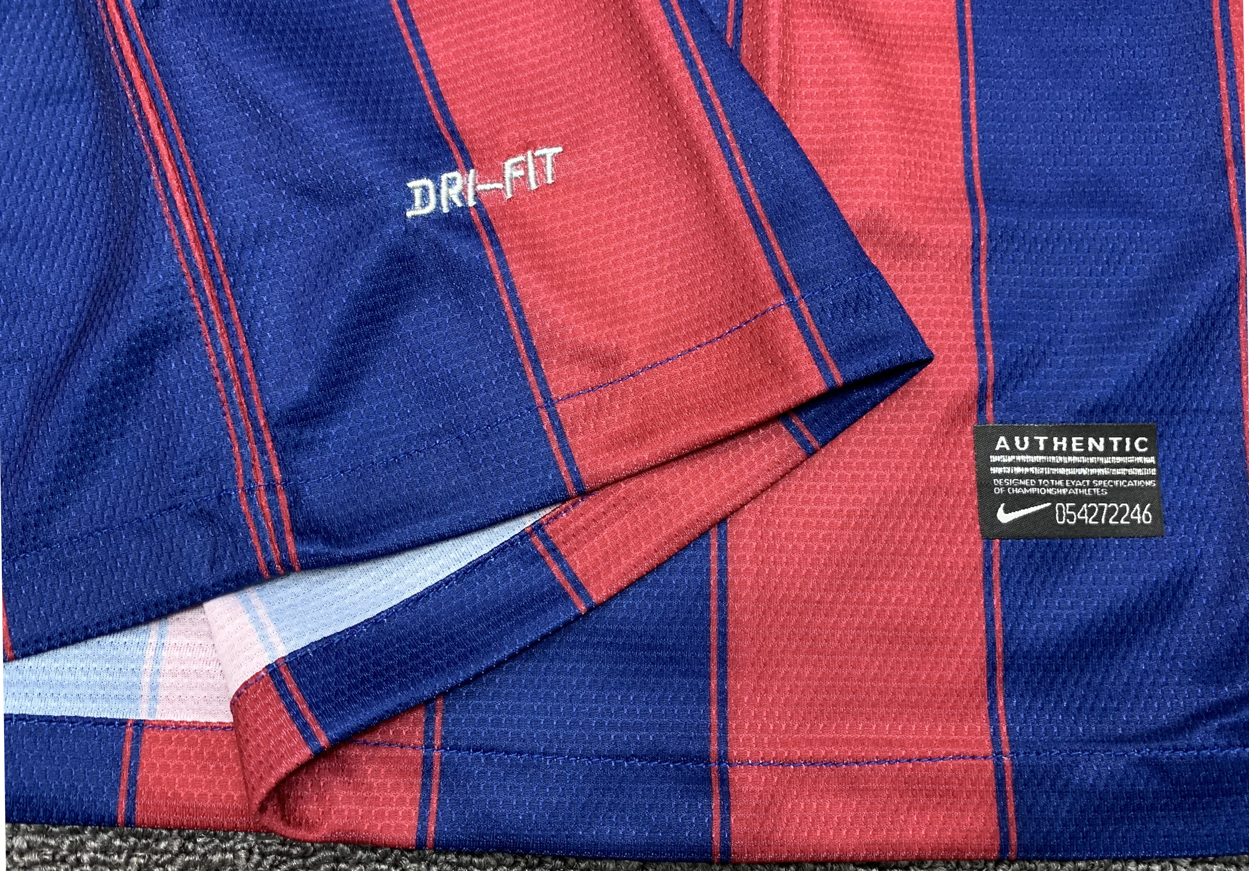 2009-10 Barcelona Home Retro Jersey view 7