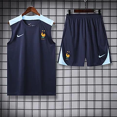 2024-25 France training vest view 17