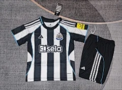 2025-26 Newcastle United Home Shirt - Kids view 3