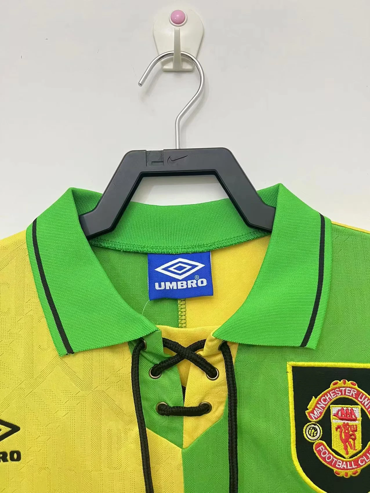 1992-94 Manchester United away retro jersey view 9